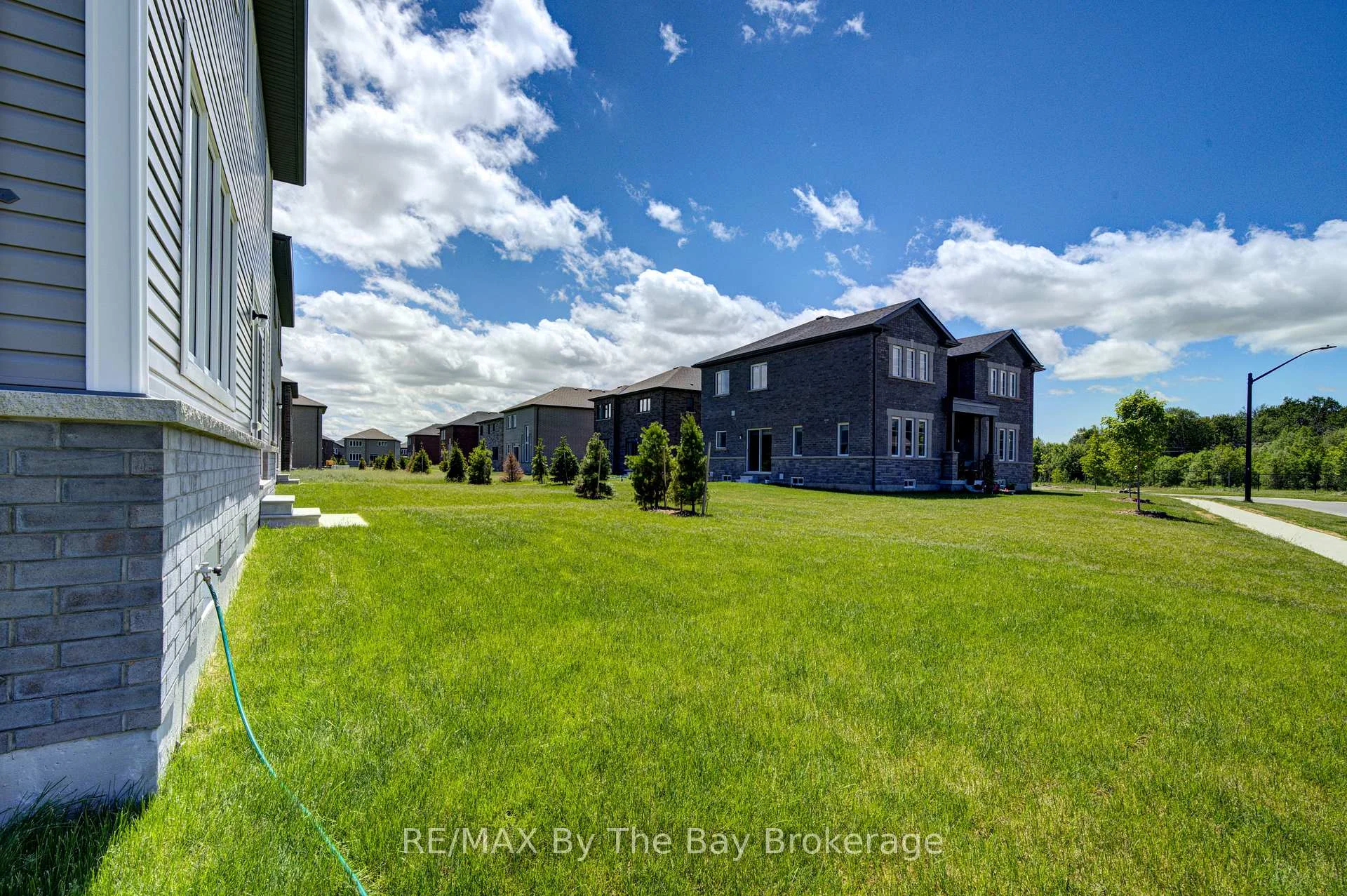Photo 23 of 1 Amber Drive, Wasaga Beach — HOMEH