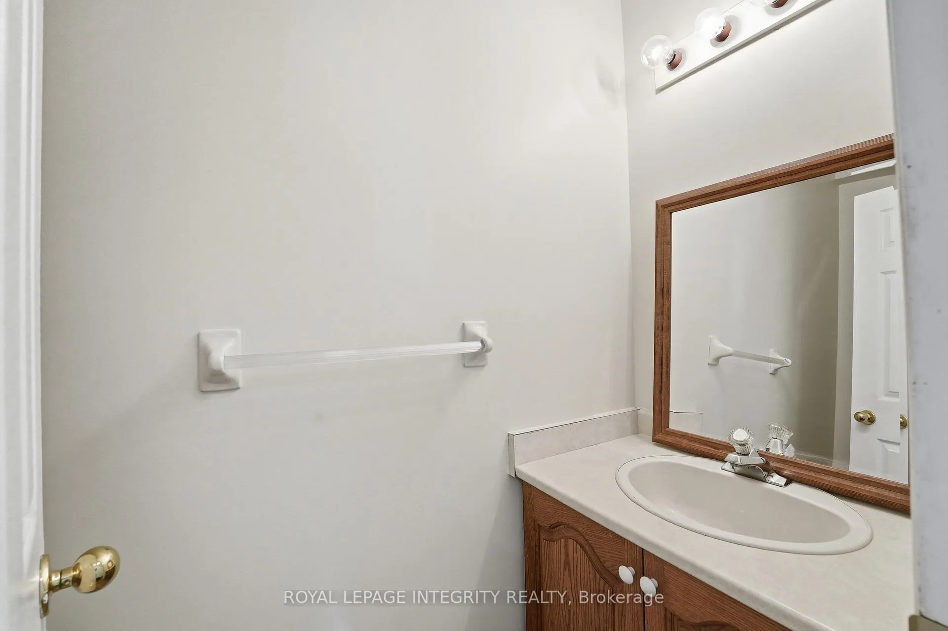 Photo 18 of 50 Bramble Wood Crescent, Ottawa, Kanata - Bridlewood — HOMEH