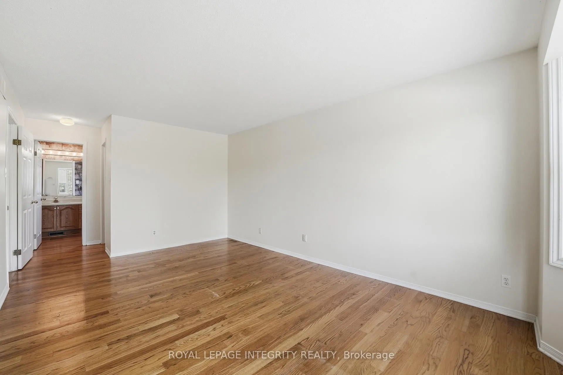 Photo 22 of 50 Bramble Wood Crescent, Ottawa, Kanata - Bridlewood — HOMEH