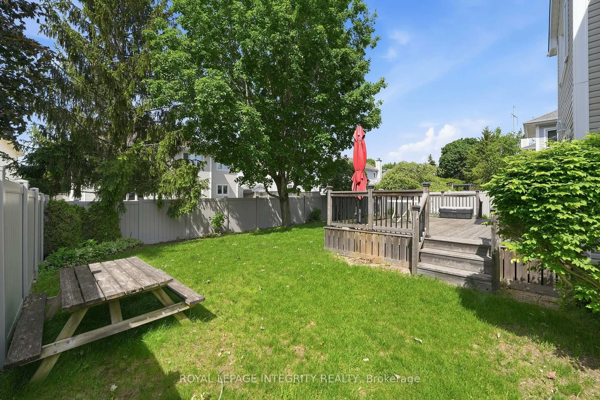 Photo 33 of 50 Bramble Wood Crescent, Ottawa, Kanata - Bridlewood — HOMEH