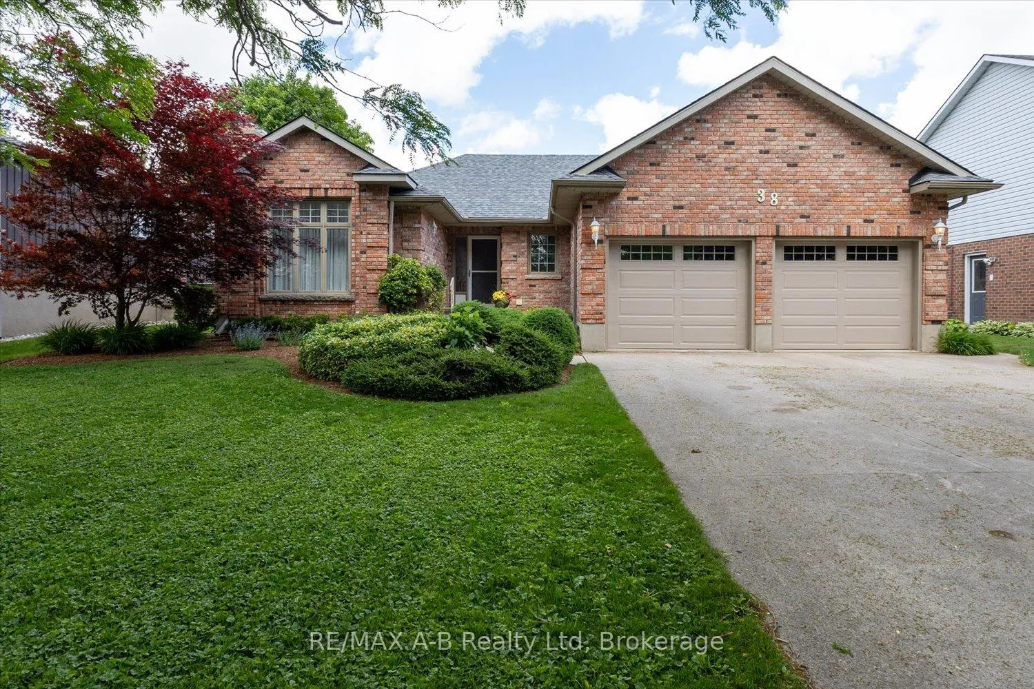 Photo 2 of 38 Murray Hill Road, Stratford — HOMEH