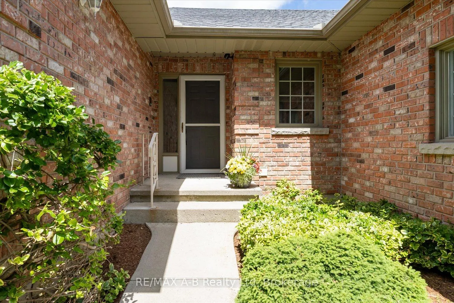 Photo 4 of 38 Murray Hill Road, Stratford — HOMEH
