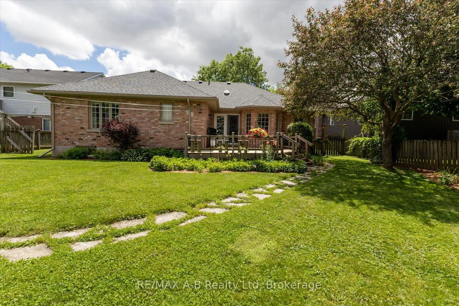 Photo 35 of 38 Murray Hill Road, Stratford — HOMEH