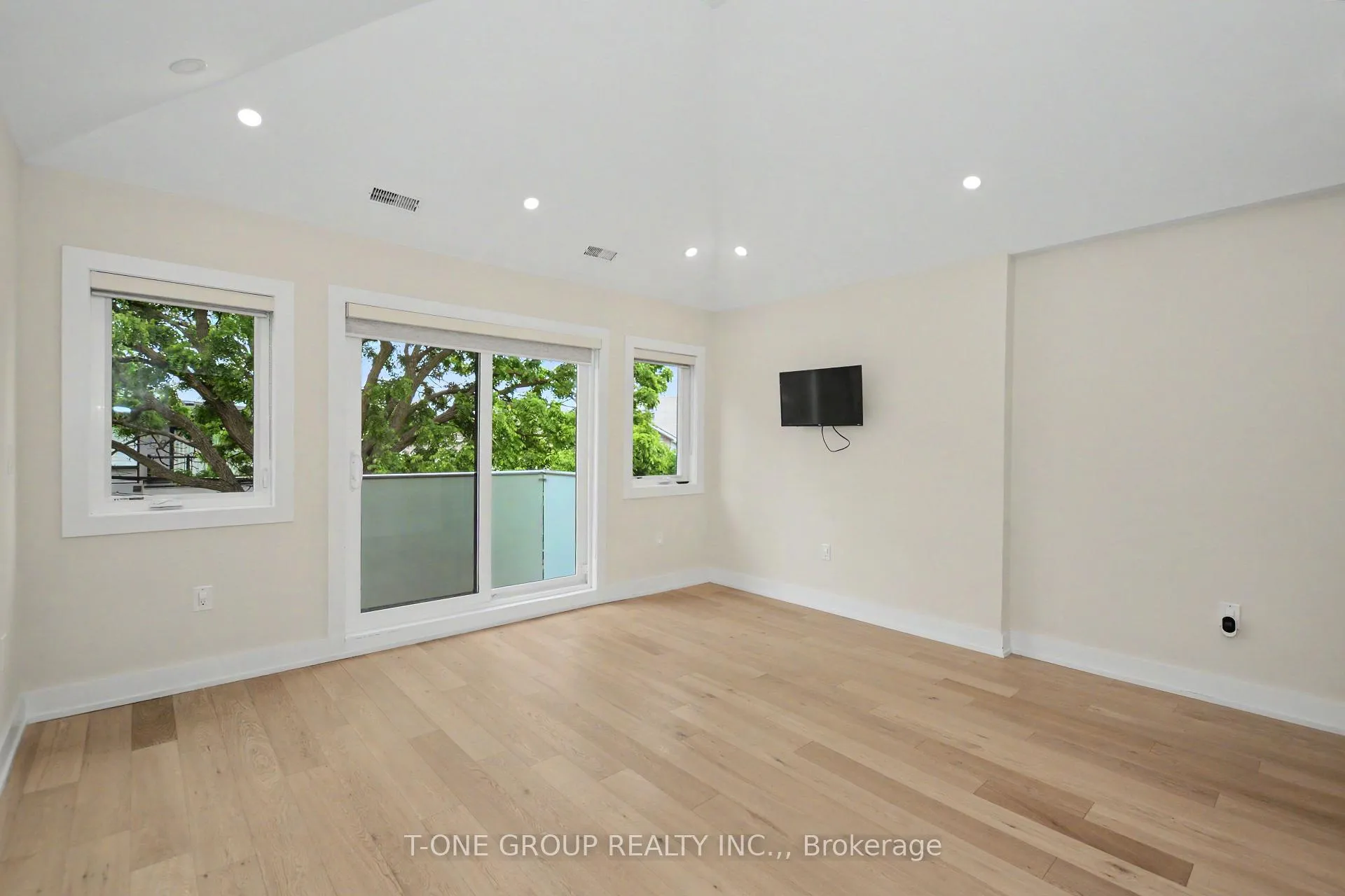 Photo 15 of 77 Wiley Avenue, Toronto, Danforth Village-East York — HOMEH