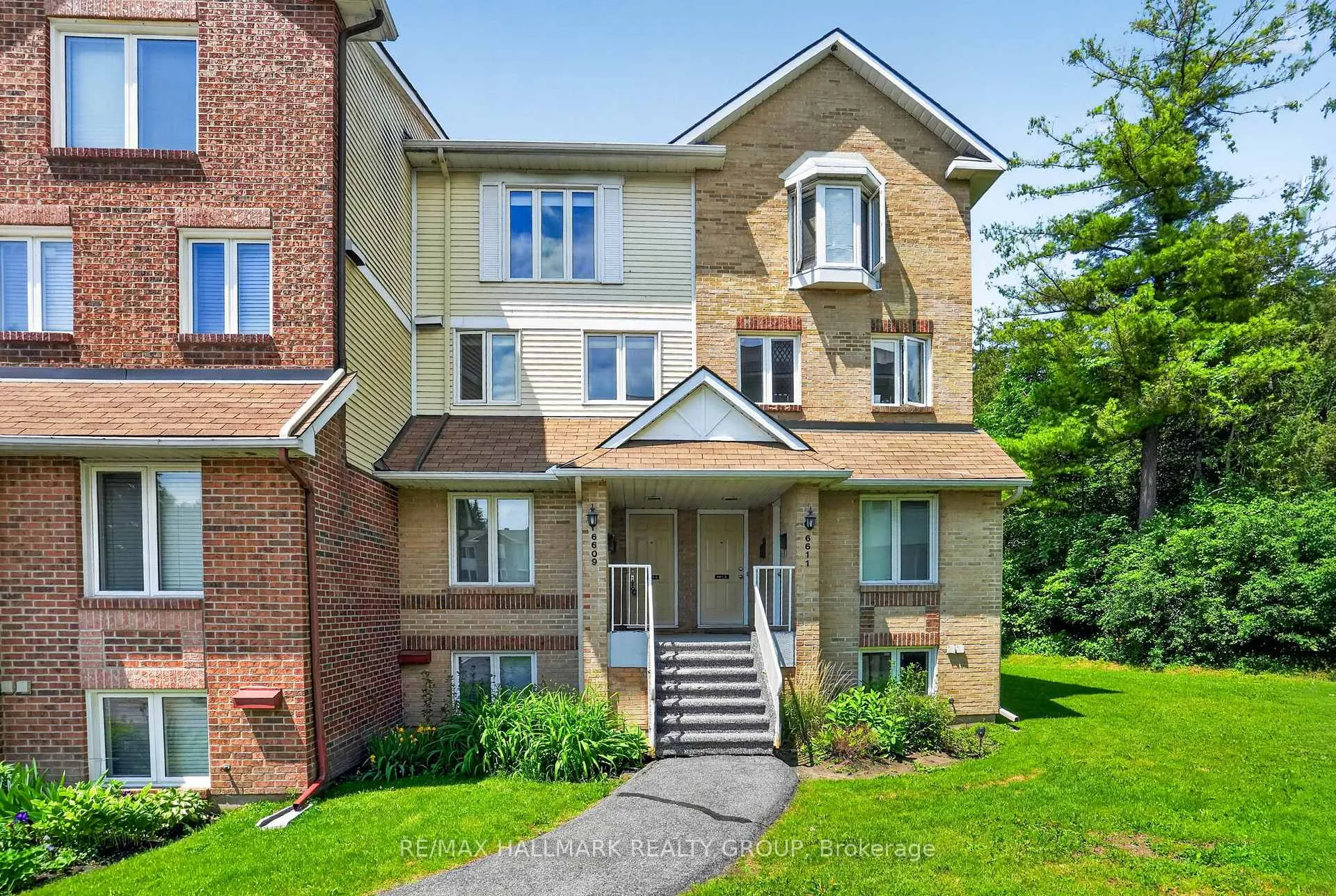 Photo 1 of Unit 6609B, 6609 Bilberry Drive, Ottawa, Convent Glen North — HOMEH