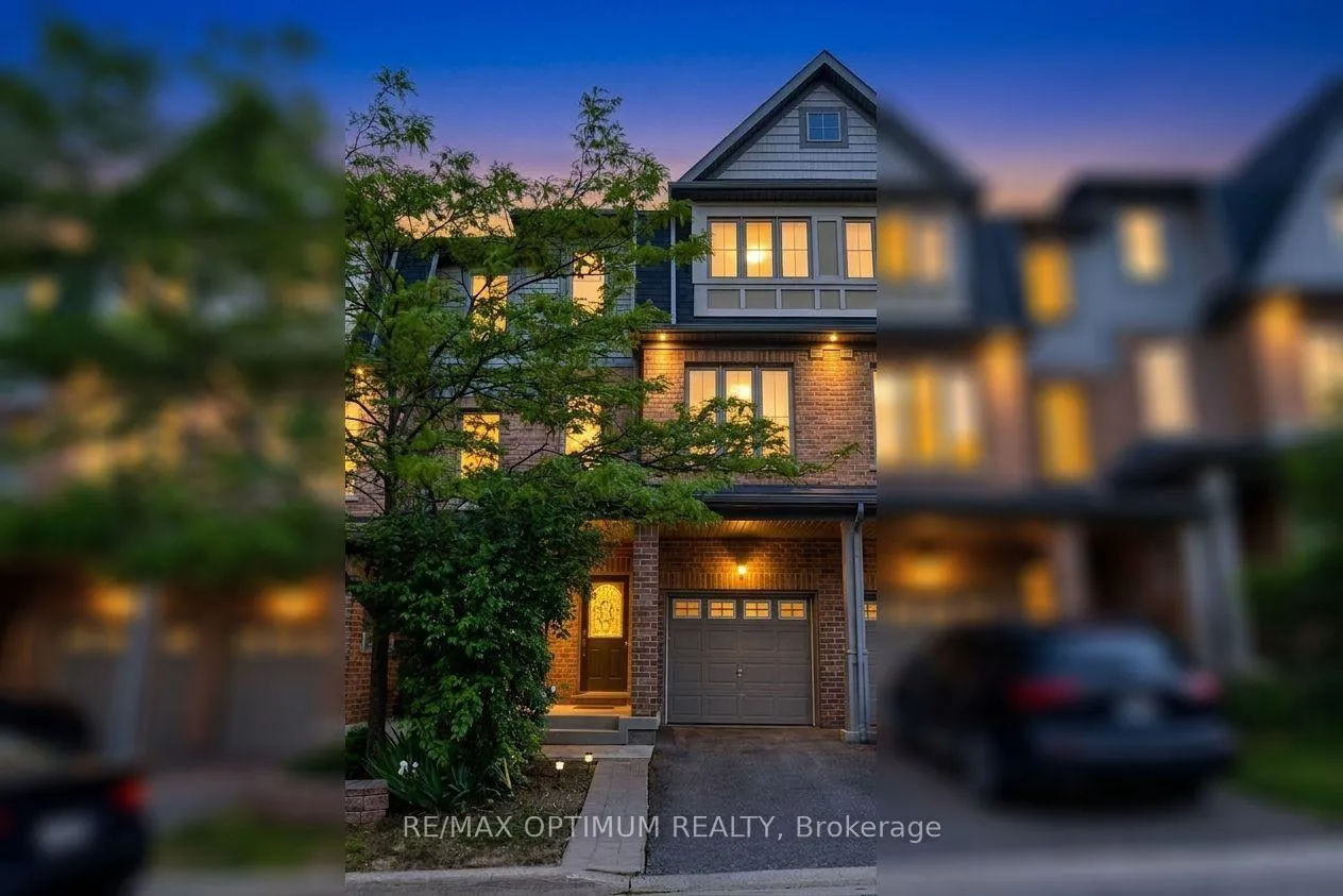 Front of 117 Cedar Lake Crescent