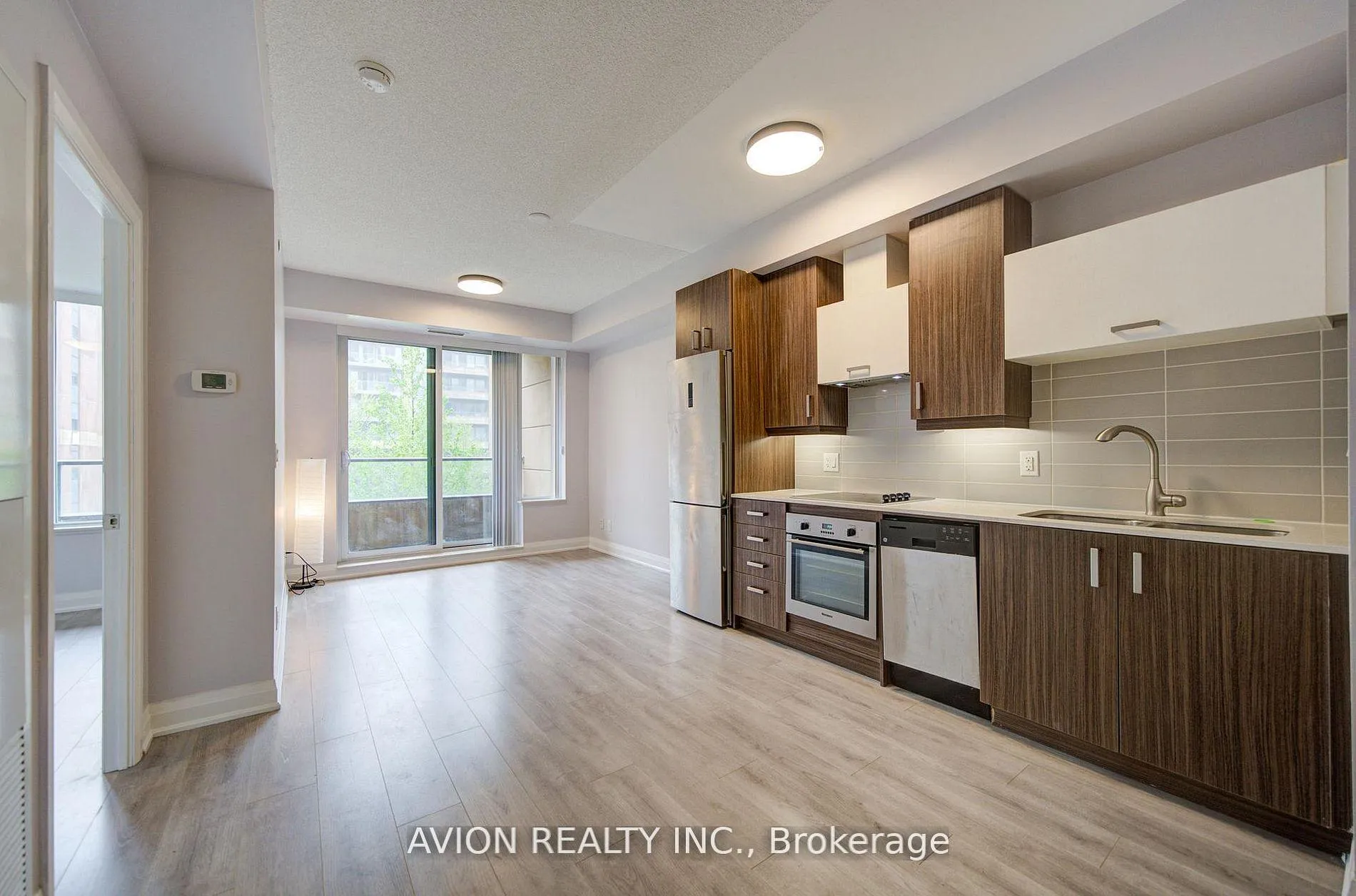 Photo 6 of Unit 301, 18 Uptown Drive, Markham, Unionville — HOMEH