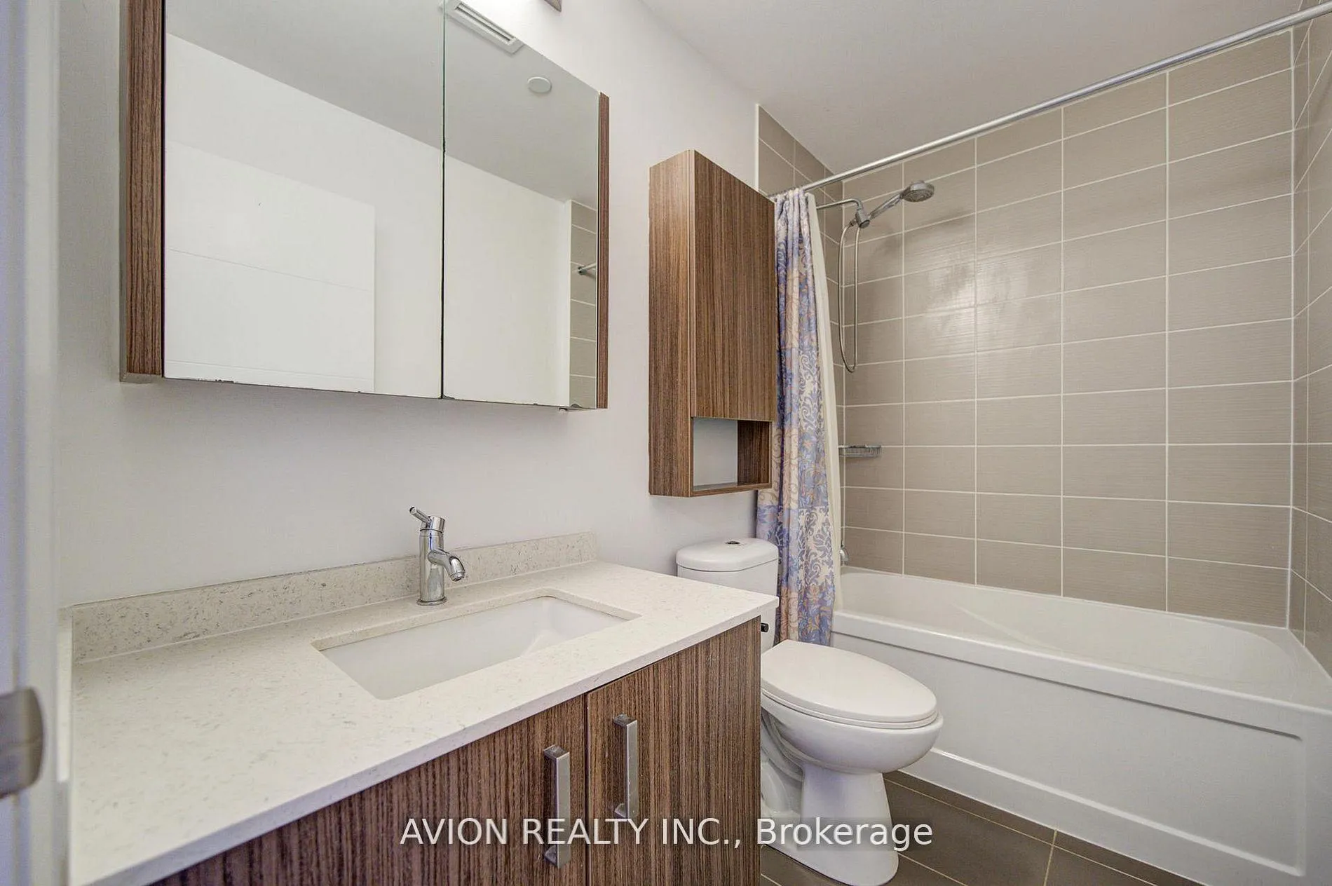 Photo 10 of Unit 301, 18 Uptown Drive, Markham, Unionville — HOMEH