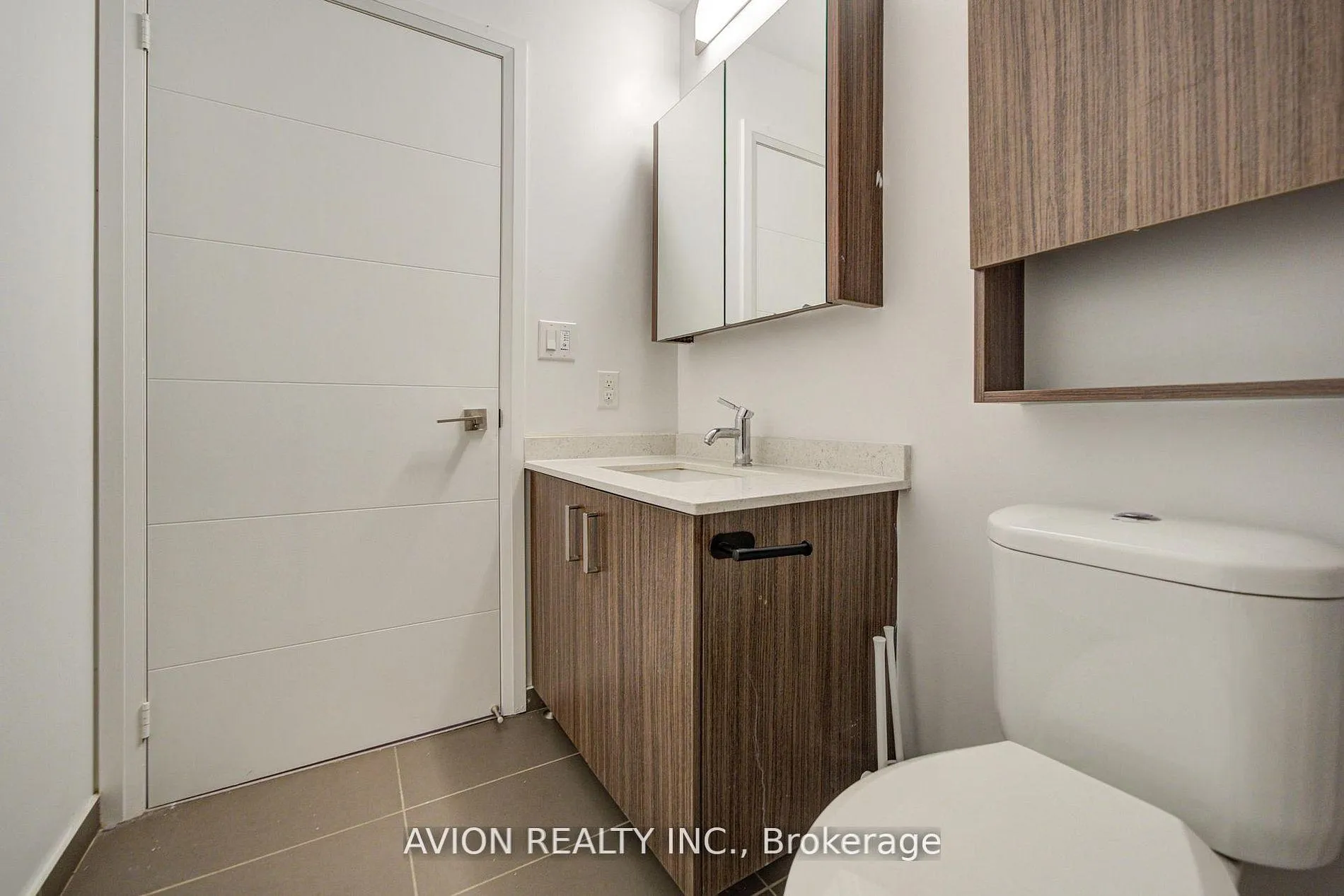 Photo 11 of Unit 301, 18 Uptown Drive, Markham, Unionville — HOMEH