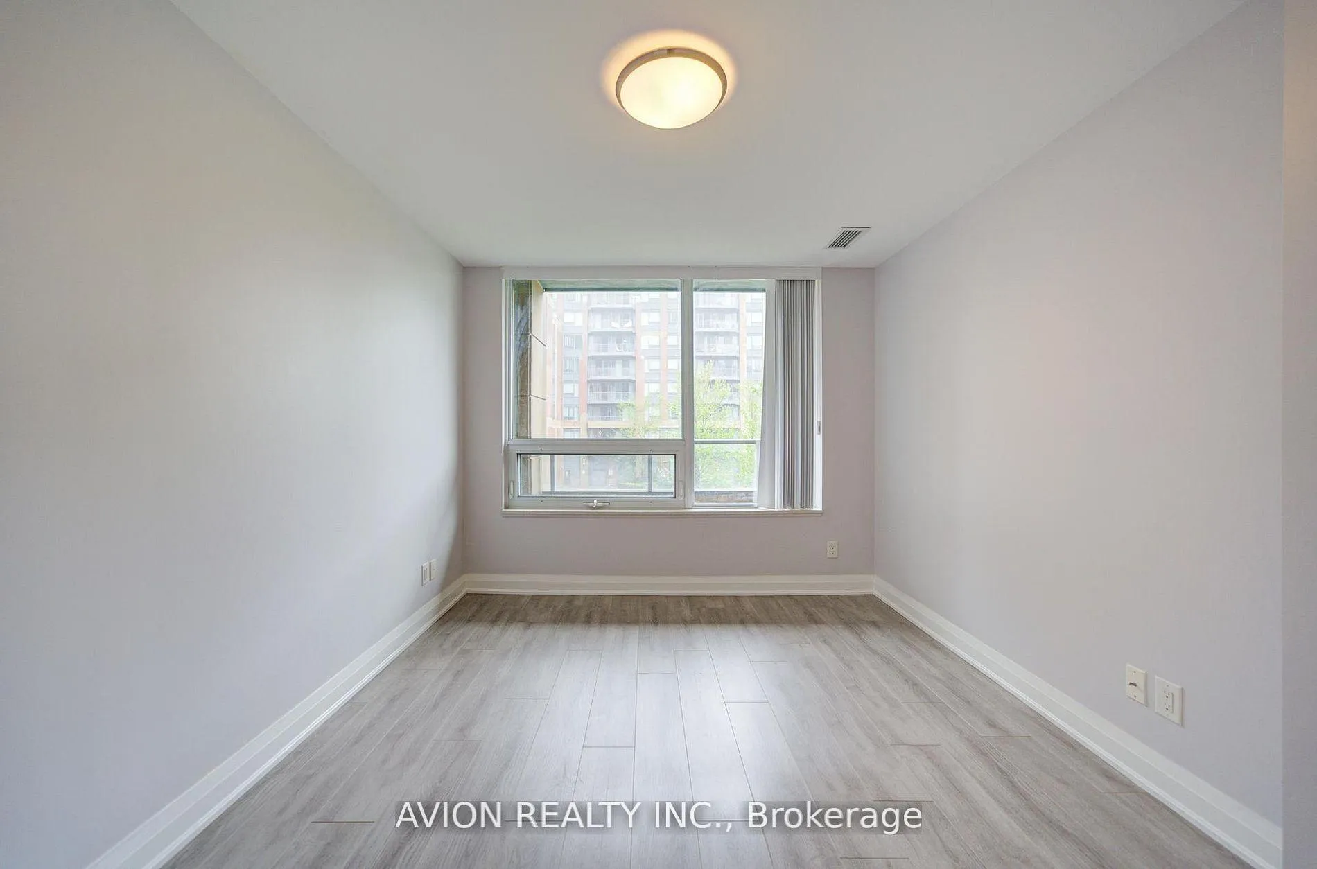 Photo 13 of Unit 301, 18 Uptown Drive, Markham, Unionville — HOMEH