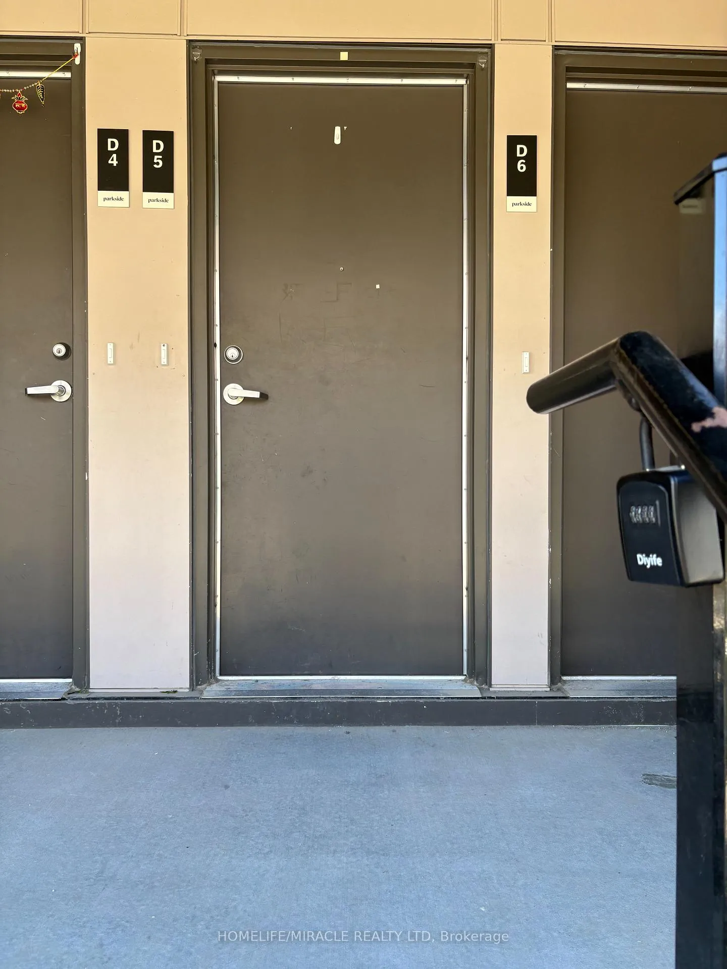 Photo 3 of Unit D5, 10 Palace Street, Kitchener, Laurentian Hills — HOMEH