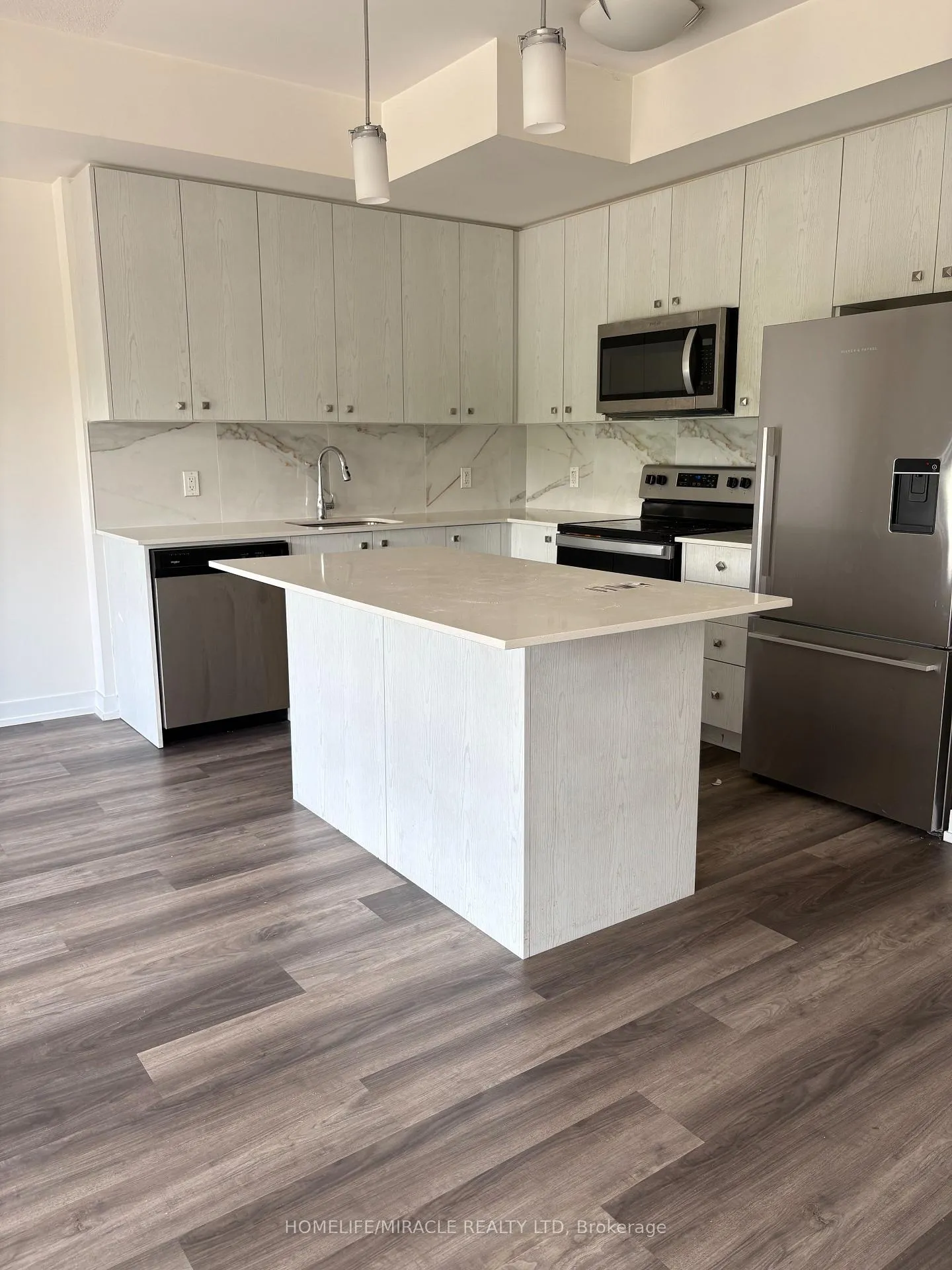 Photo 6 of Unit D5, 10 Palace Street, Kitchener, Laurentian Hills — HOMEH