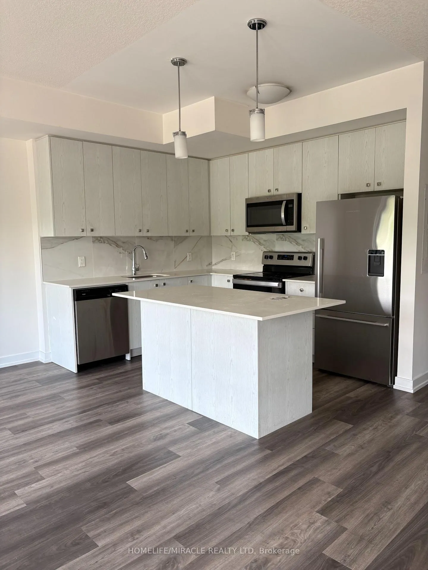 Photo 12 of Unit D5, 10 Palace Street, Kitchener, Laurentian Hills — HOMEH