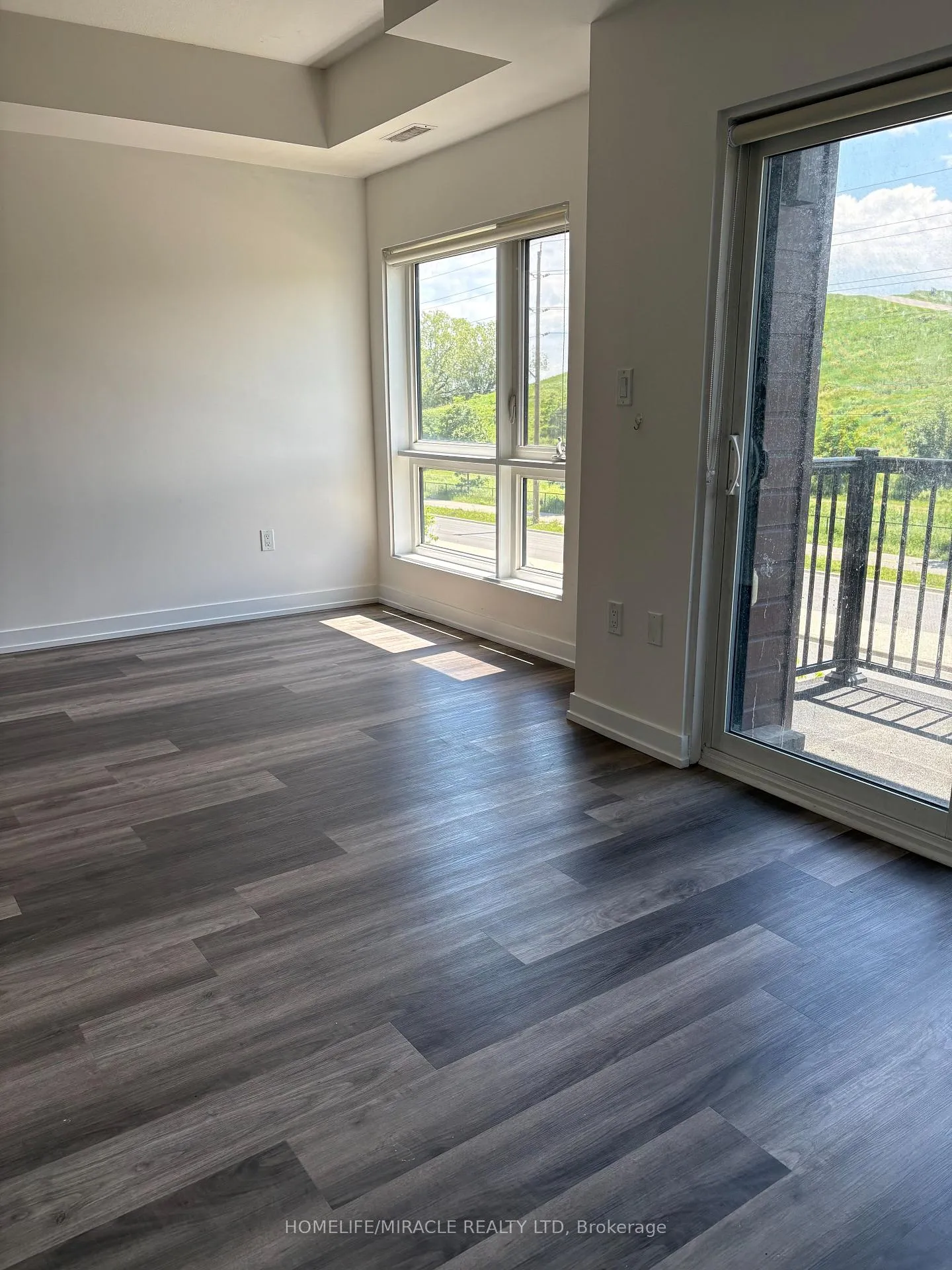 Photo 15 of Unit D5, 10 Palace Street, Kitchener, Laurentian Hills — HOMEH