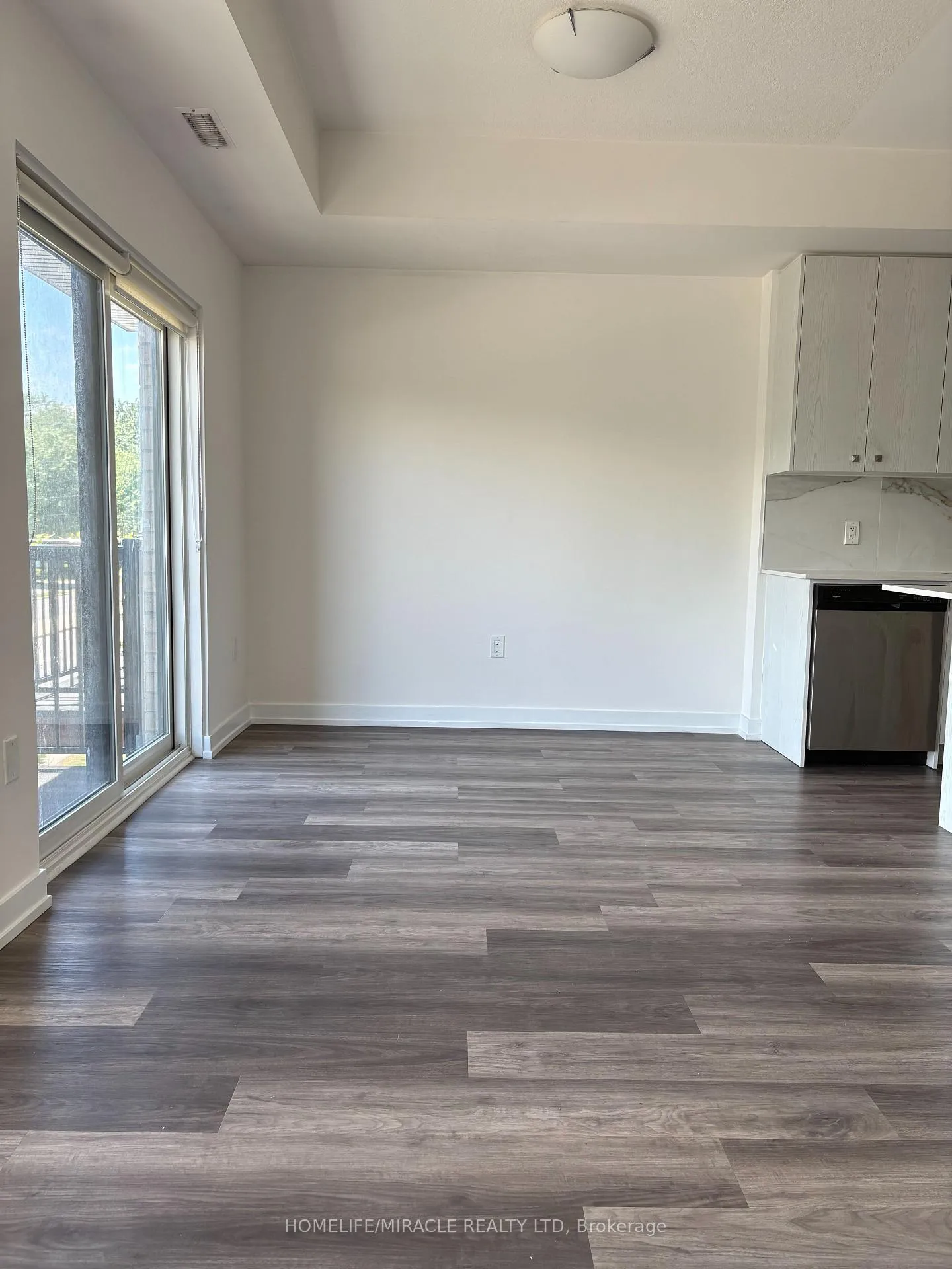 Photo 18 of Unit D5, 10 Palace Street, Kitchener, Laurentian Hills — HOMEH