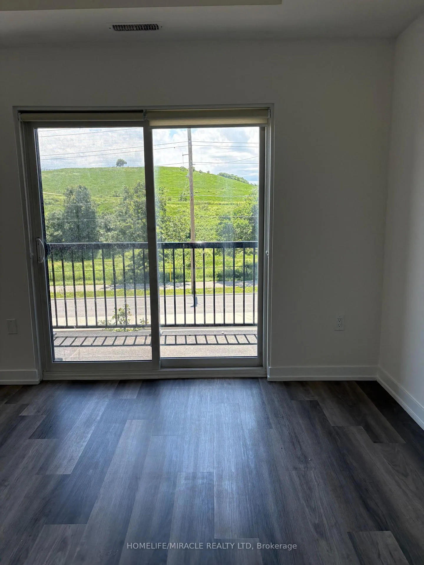 Photo 20 of Unit D5, 10 Palace Street, Kitchener, Laurentian Hills — HOMEH