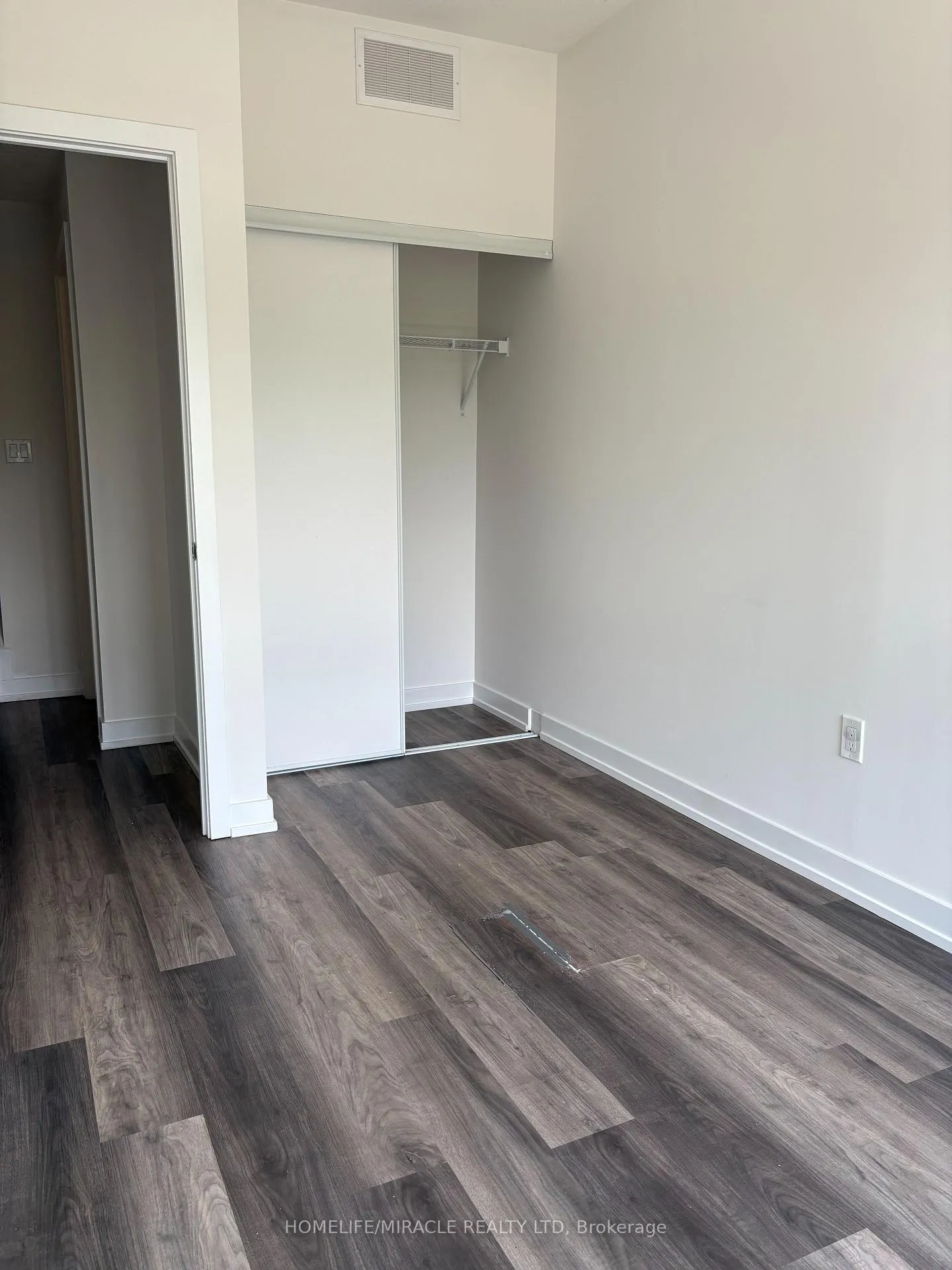 Photo 24 of Unit D5, 10 Palace Street, Kitchener, Laurentian Hills — HOMEH