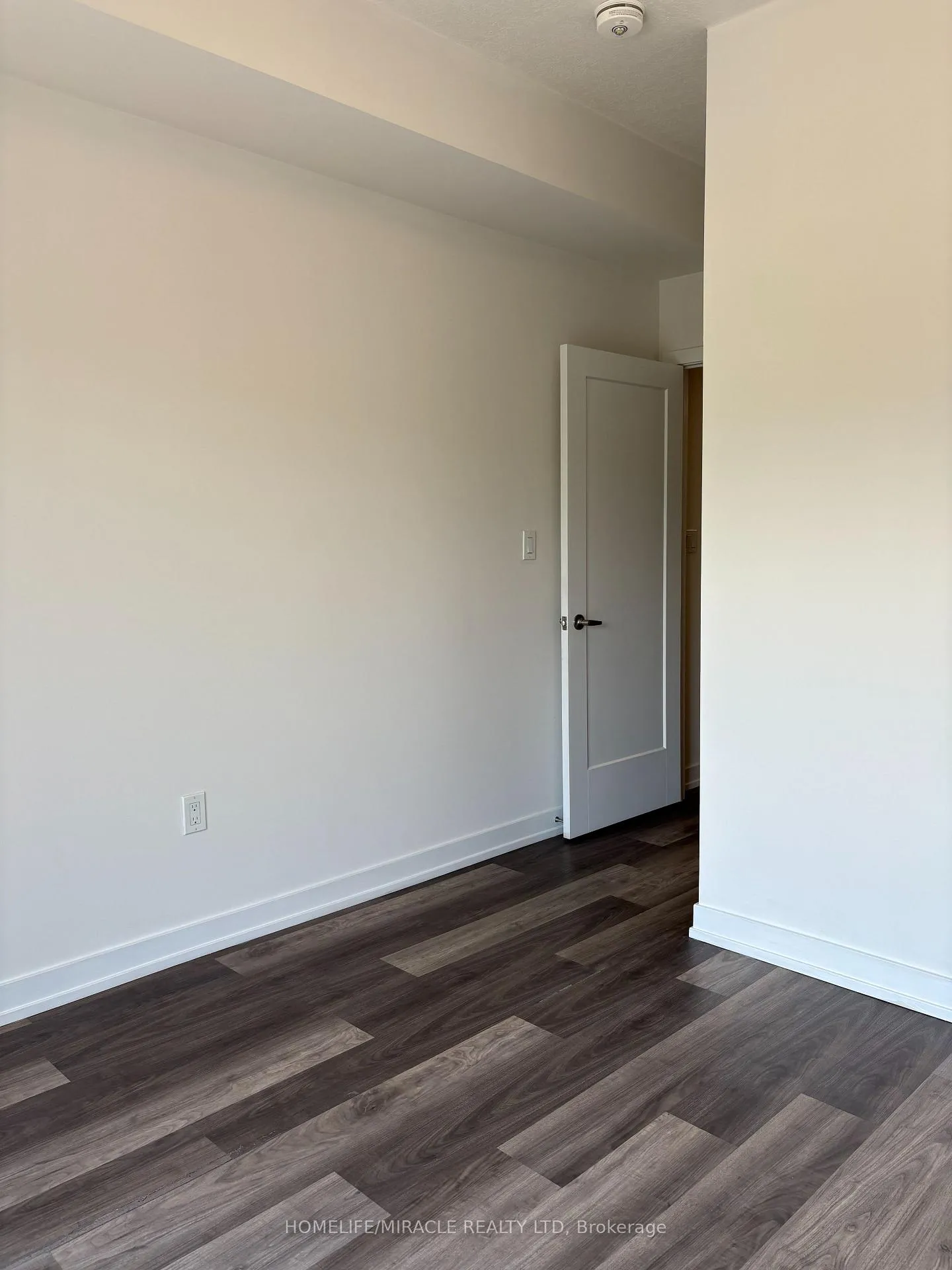 Photo 25 of Unit D5, 10 Palace Street, Kitchener, Laurentian Hills — HOMEH