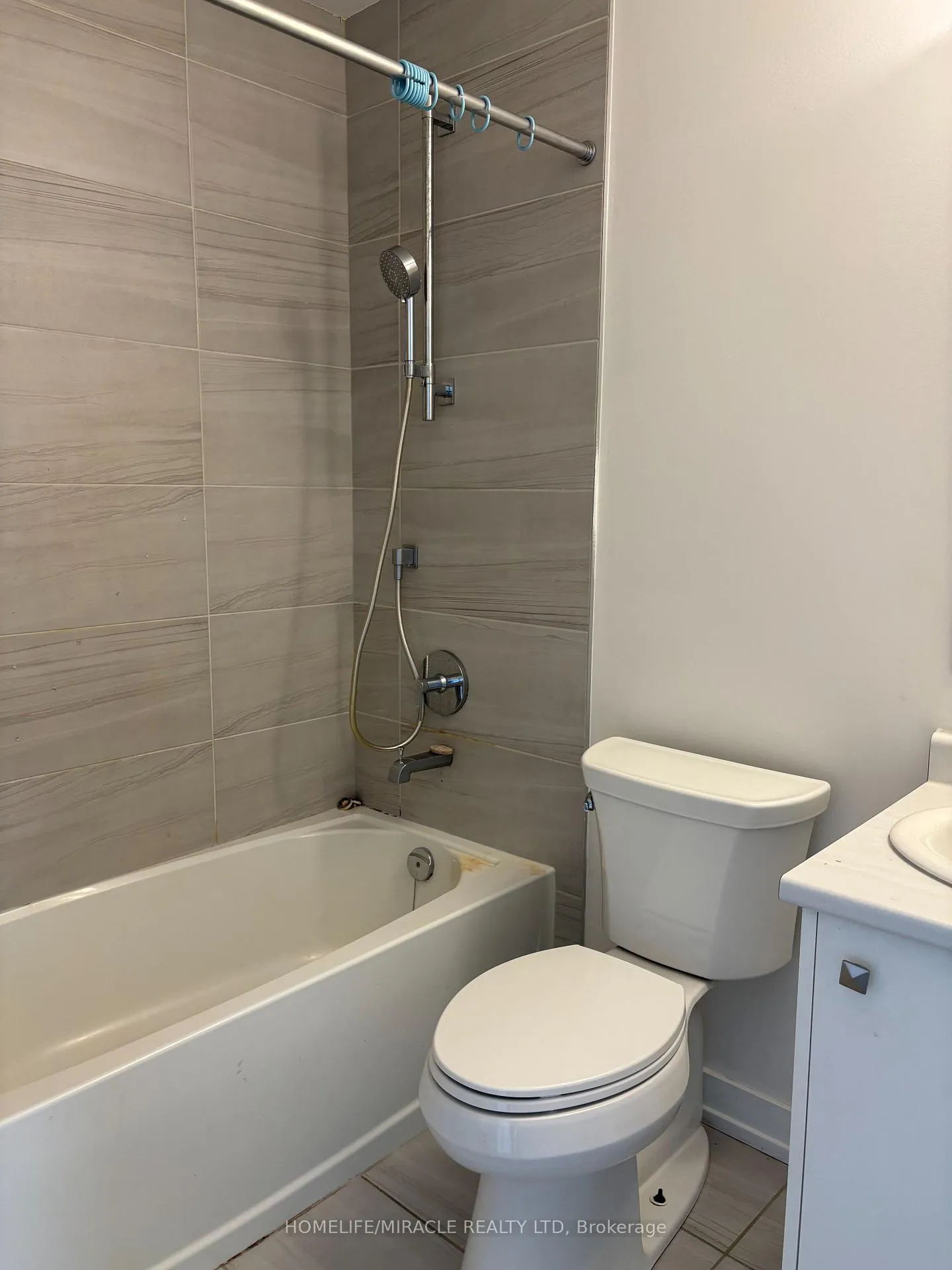 Photo 26 of Unit D5, 10 Palace Street, Kitchener, Laurentian Hills — HOMEH