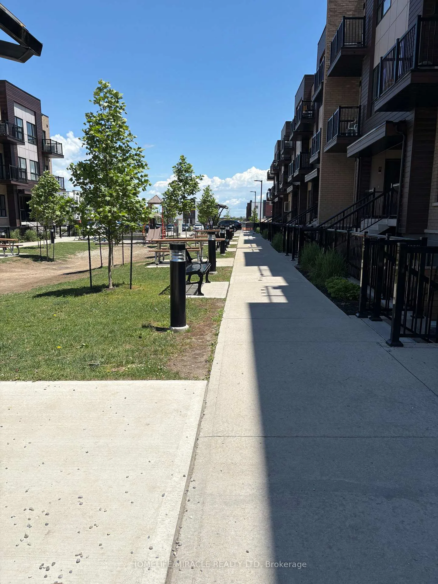 Photo 32 of Unit D5, 10 Palace Street, Kitchener, Laurentian Hills — HOMEH