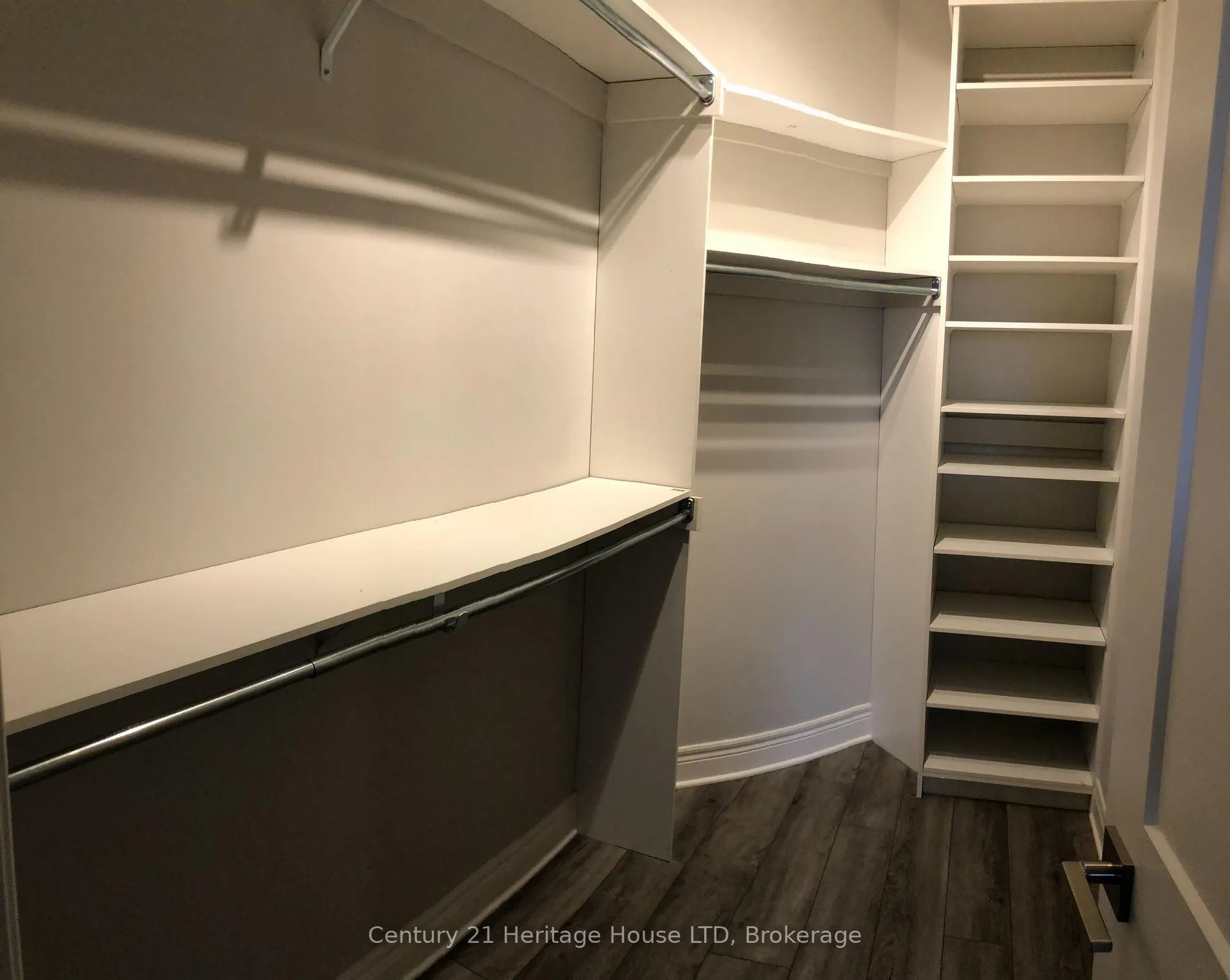 Photo 6 of 8439 Willoughby Drive W, Niagara Falls, Chippawa — HOMEH