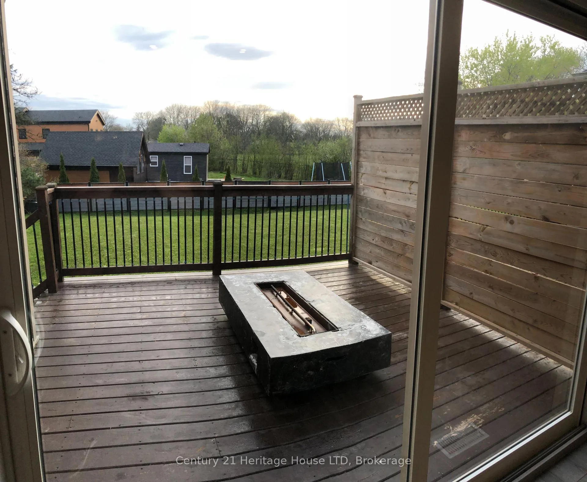 Photo 8 of 8439 Willoughby Drive W, Niagara Falls, Chippawa — HOMEH