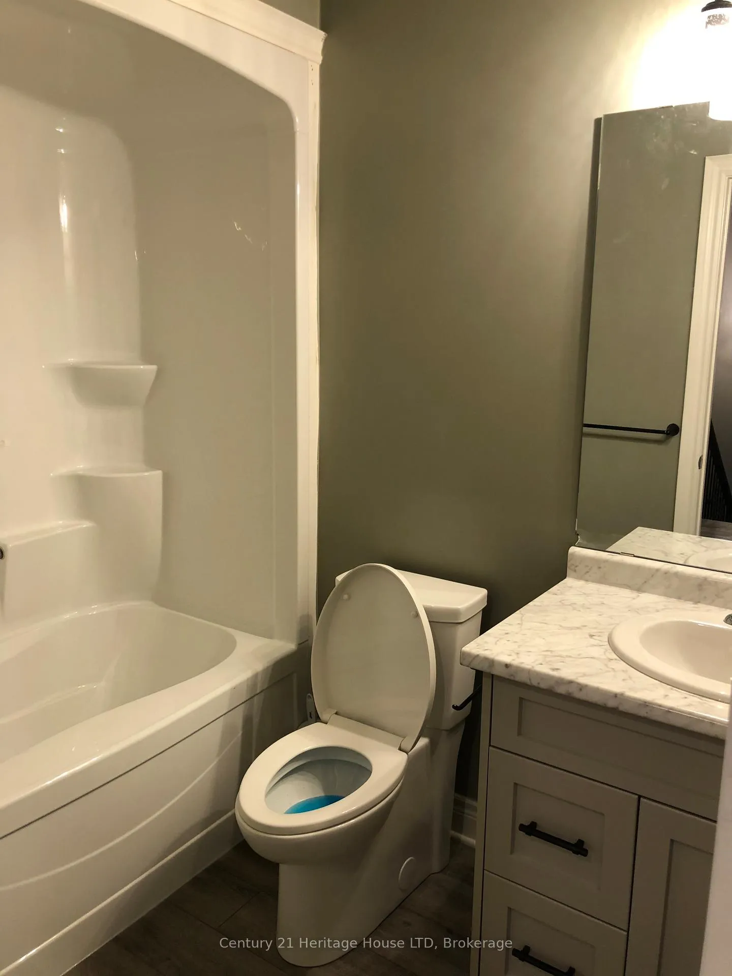 Photo 11 of 8439 Willoughby Drive W, Niagara Falls, Chippawa — HOMEH