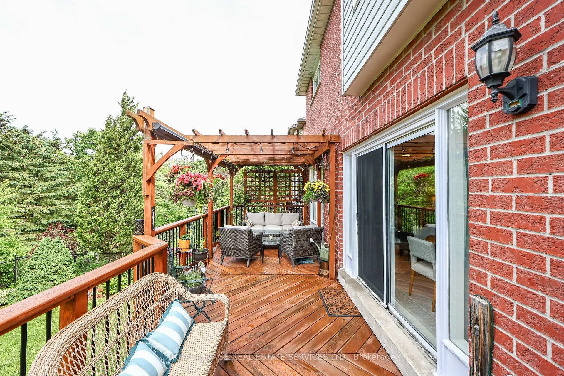 Photo 3 of 10 Sandway Crescent, Vaughan, Maple — HOMEH