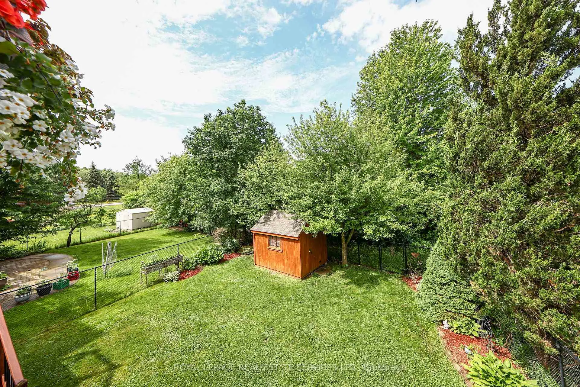 Photo 7 of 10 Sandway Crescent, Vaughan, Maple — HOMEH