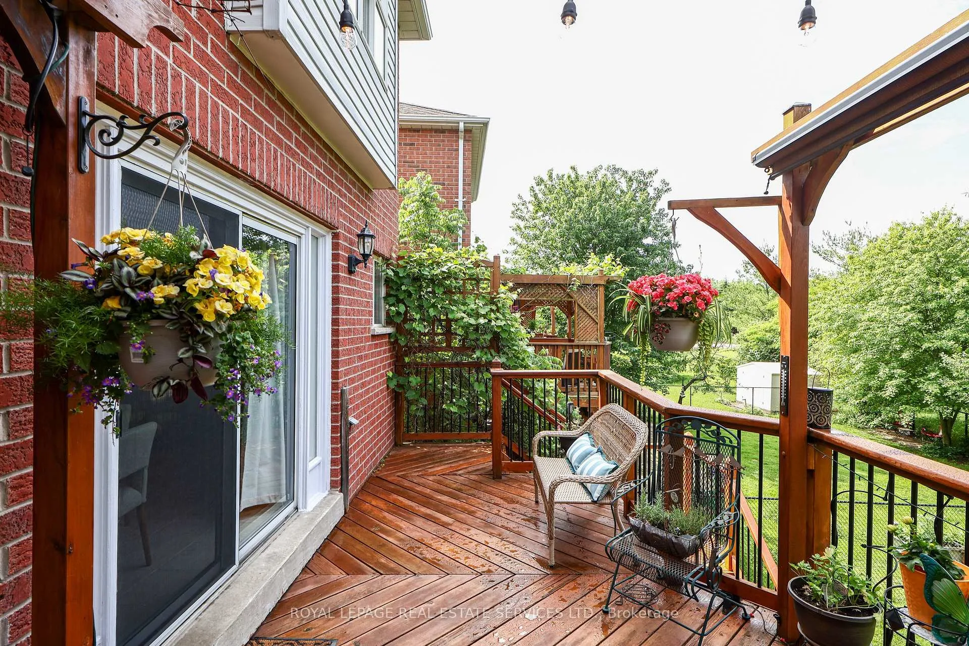 Photo 9 of 10 Sandway Crescent, Vaughan, Maple — HOMEH