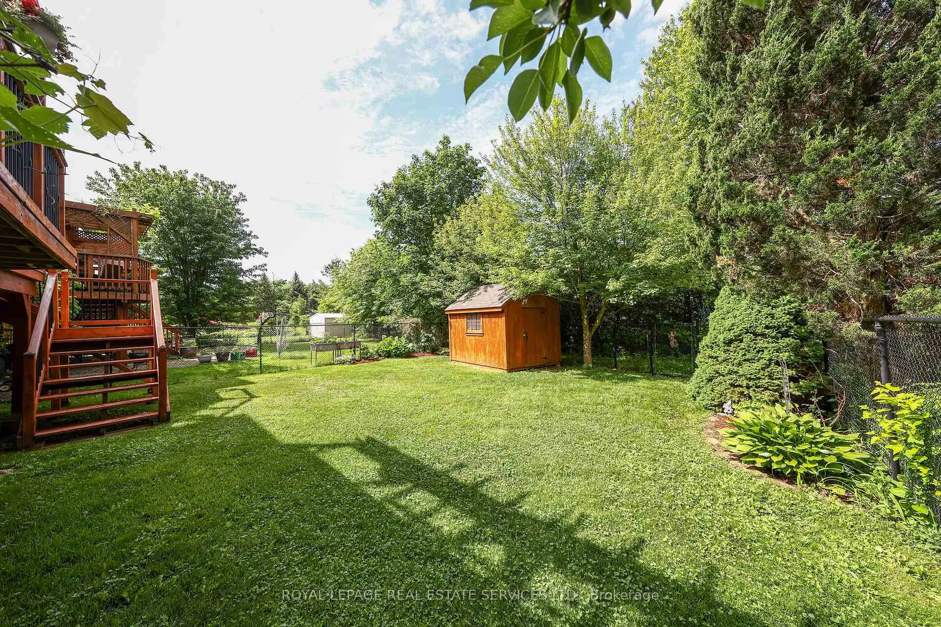Photo 10 of 10 Sandway Crescent, Vaughan, Maple — HOMEH
