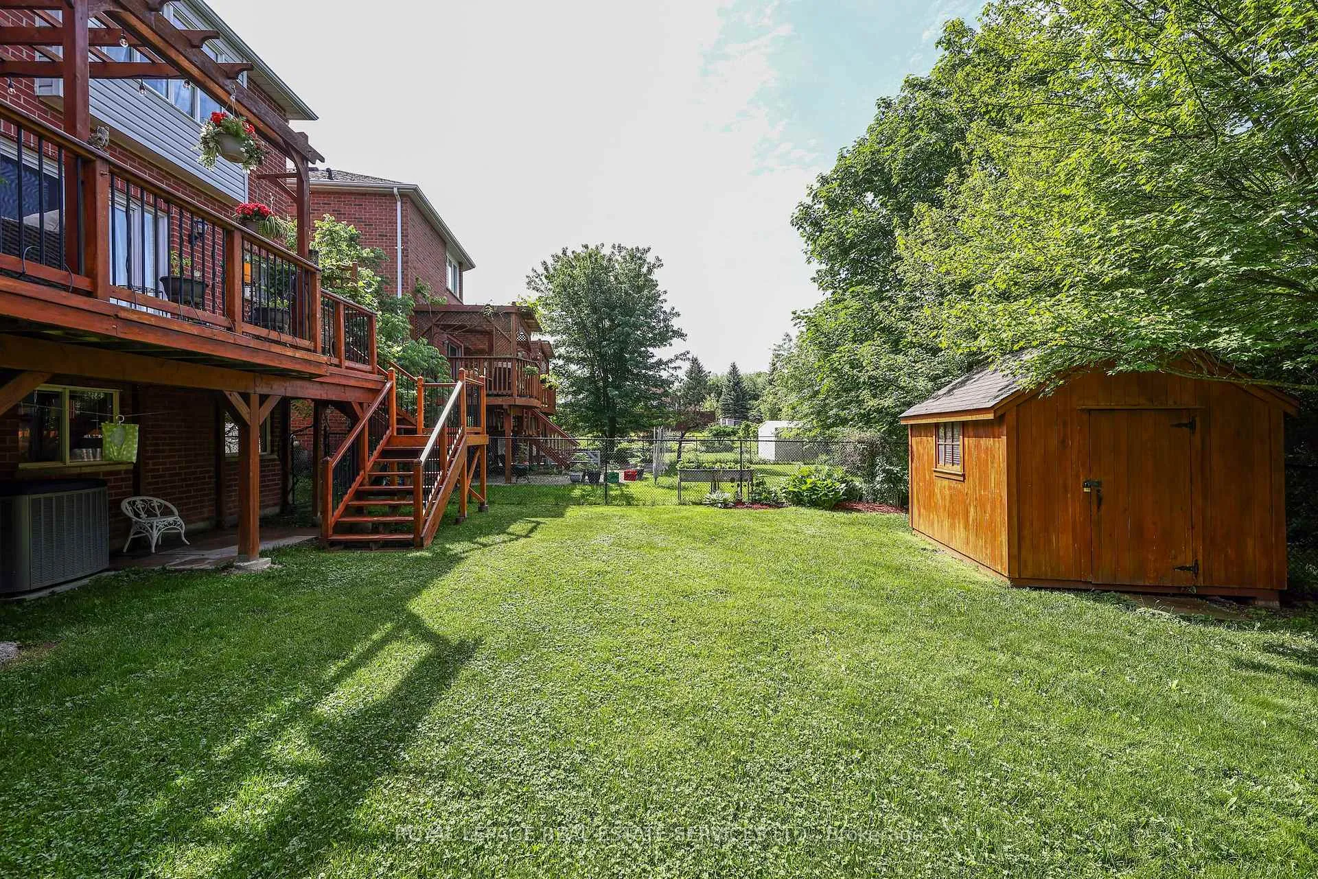 Photo 12 of 10 Sandway Crescent, Vaughan, Maple — HOMEH