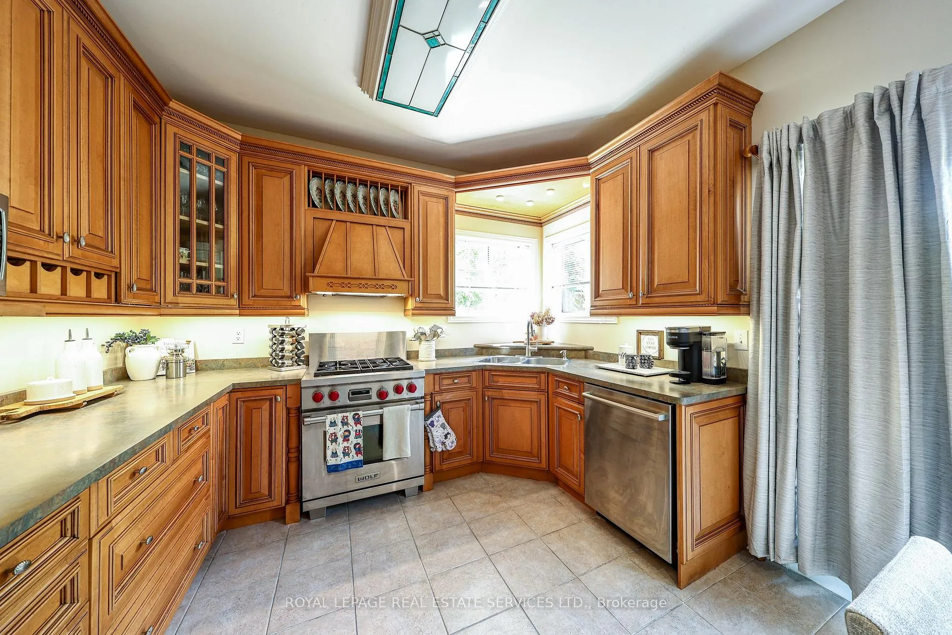 Photo 32 of 10 Sandway Crescent, Vaughan, Maple — HOMEH