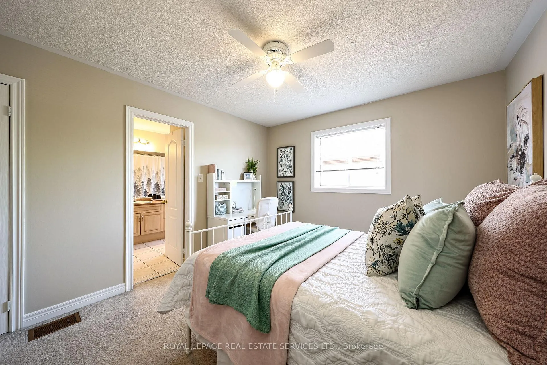 Photo 46 of 10 Sandway Crescent, Vaughan, Maple — HOMEH