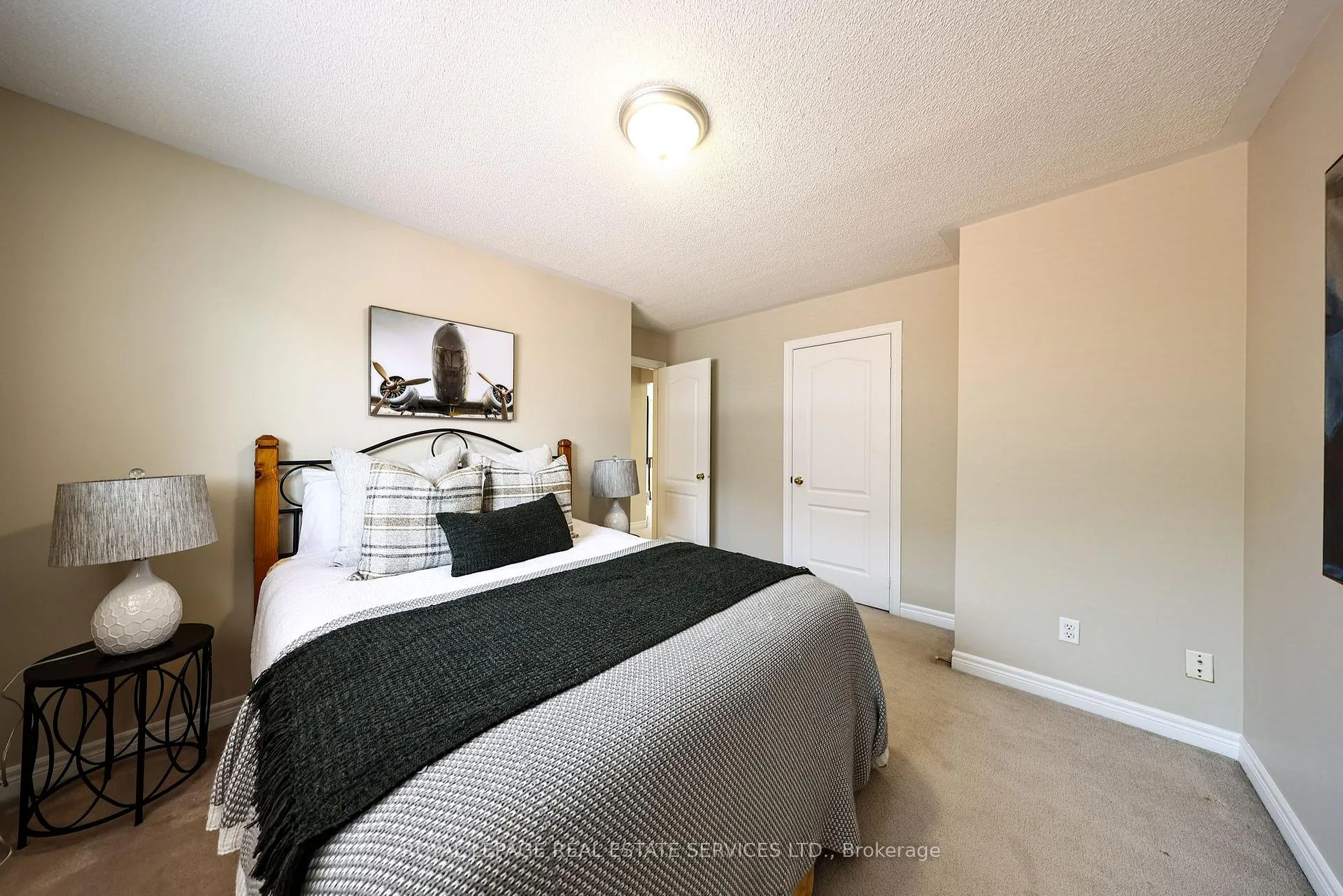 Photo 47 of 10 Sandway Crescent, Vaughan, Maple — HOMEH
