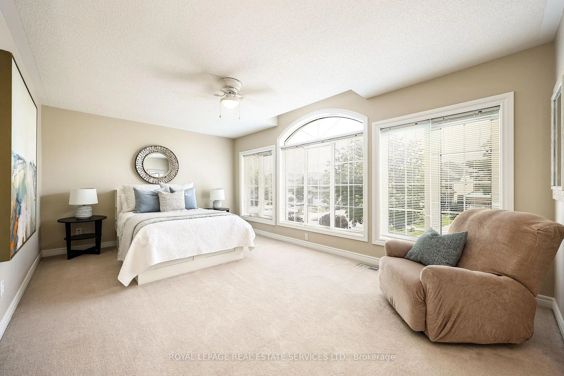 Photo 48 of 10 Sandway Crescent, Vaughan, Maple — HOMEH