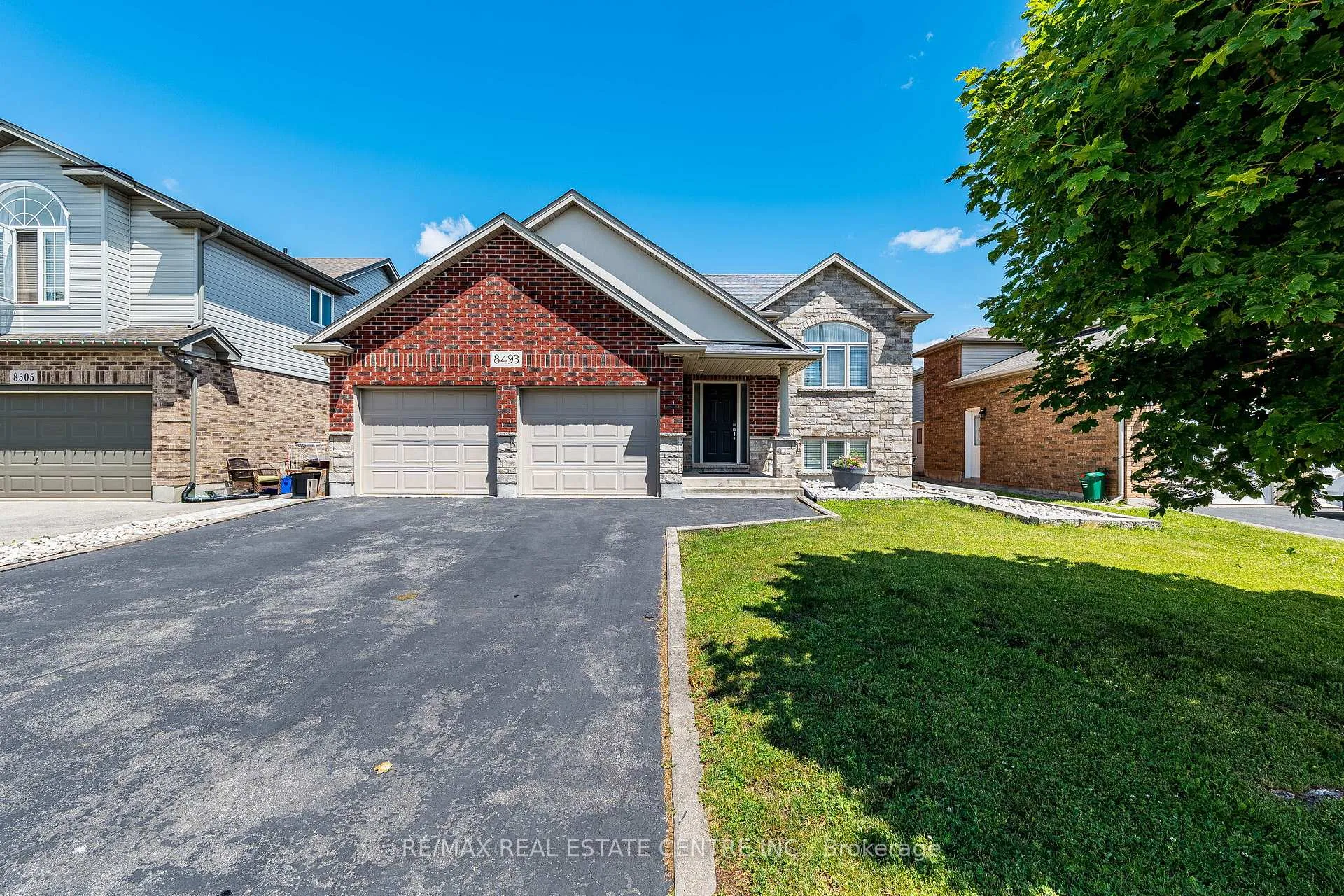 Photo 1 of 8493 Glavcic Drive, Niagara Falls, Forestview — HOMEH