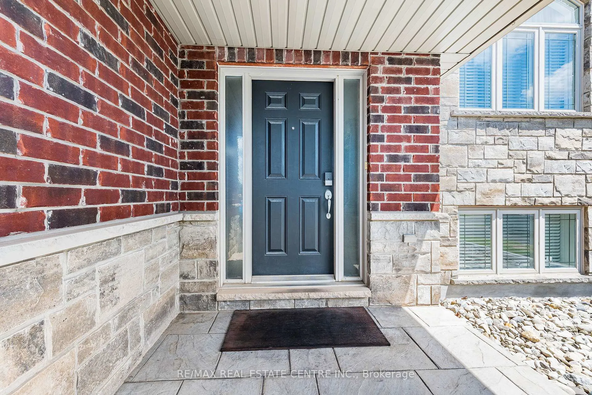 Photo 6 of 8493 Glavcic Drive, Niagara Falls, Forestview — HOMEH