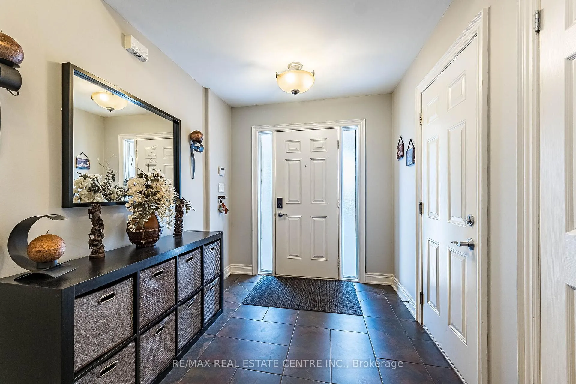 Photo 8 of 8493 Glavcic Drive, Niagara Falls, Forestview — HOMEH