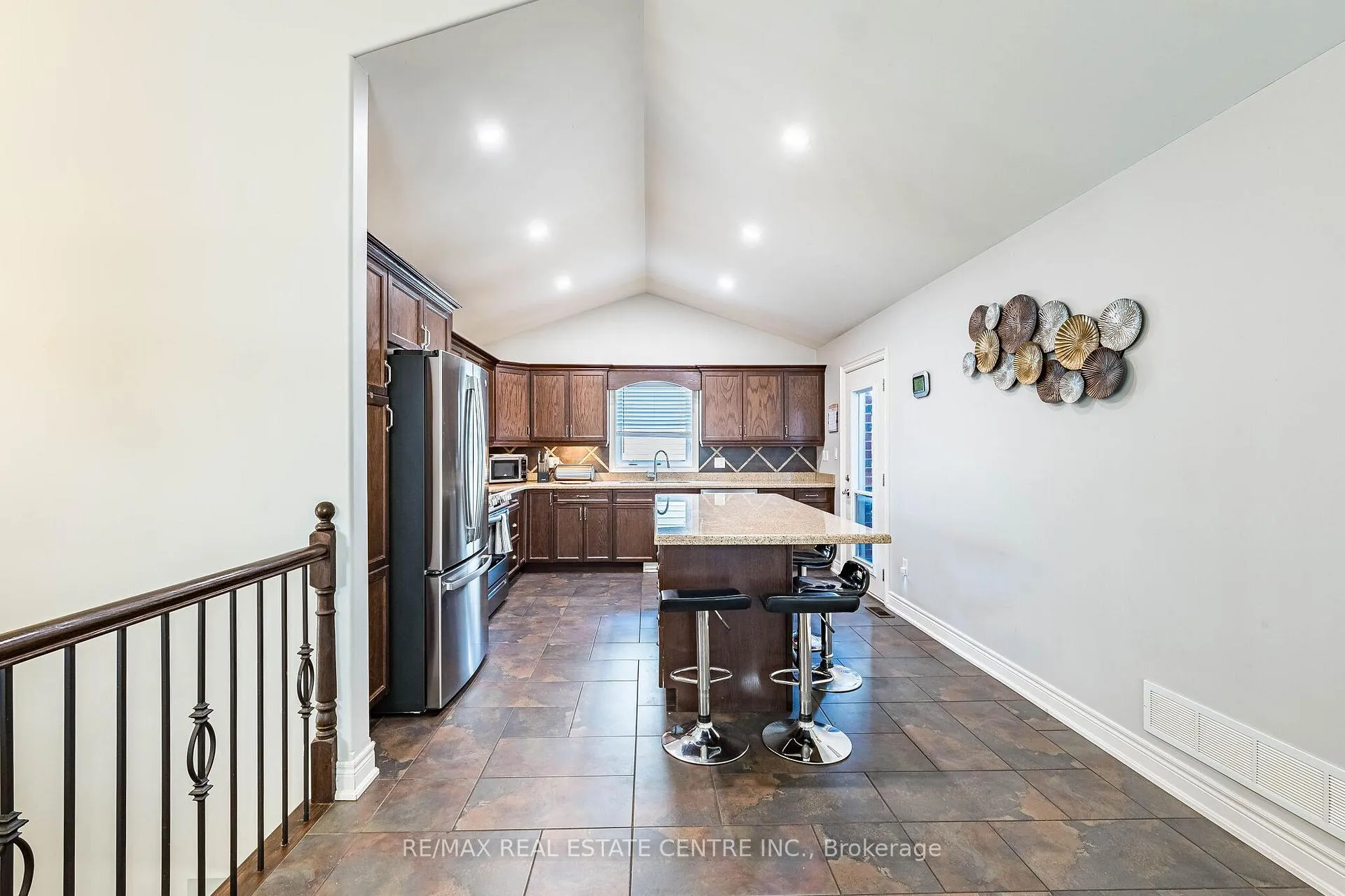 Photo 11 of 8493 Glavcic Drive, Niagara Falls, Forestview — HOMEH