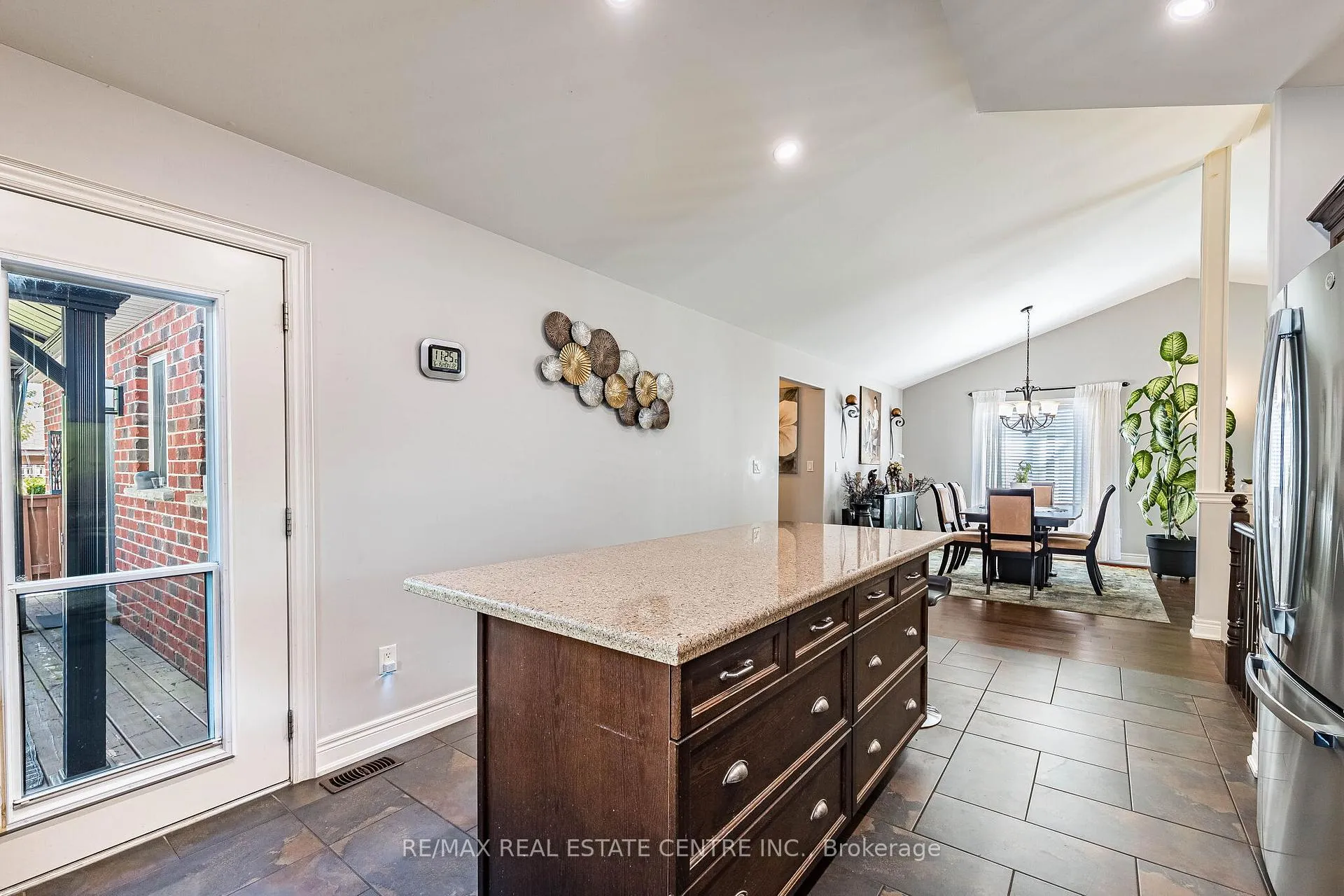 Photo 15 of 8493 Glavcic Drive, Niagara Falls, Forestview — HOMEH