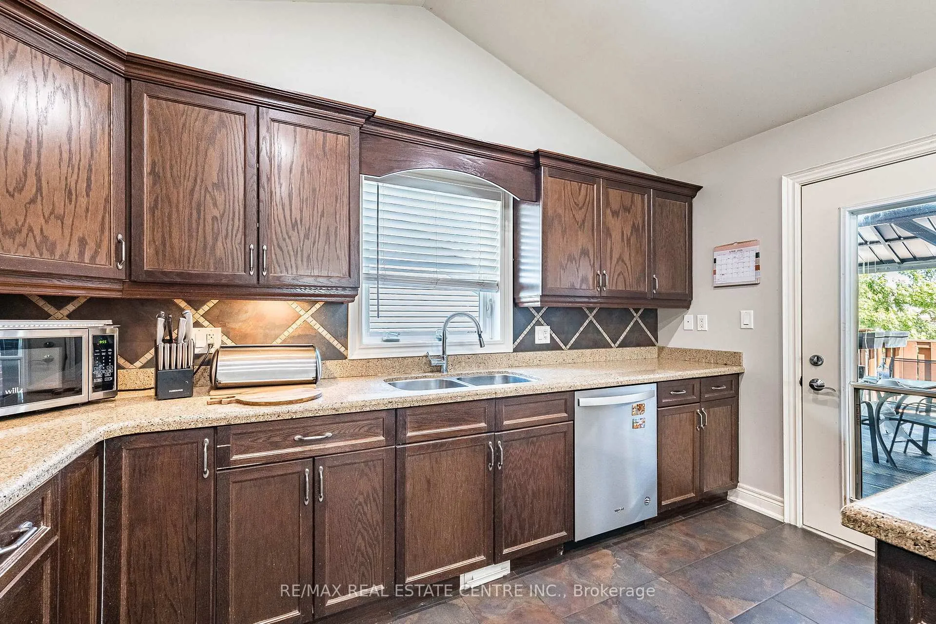 Photo 16 of 8493 Glavcic Drive, Niagara Falls, Forestview — HOMEH