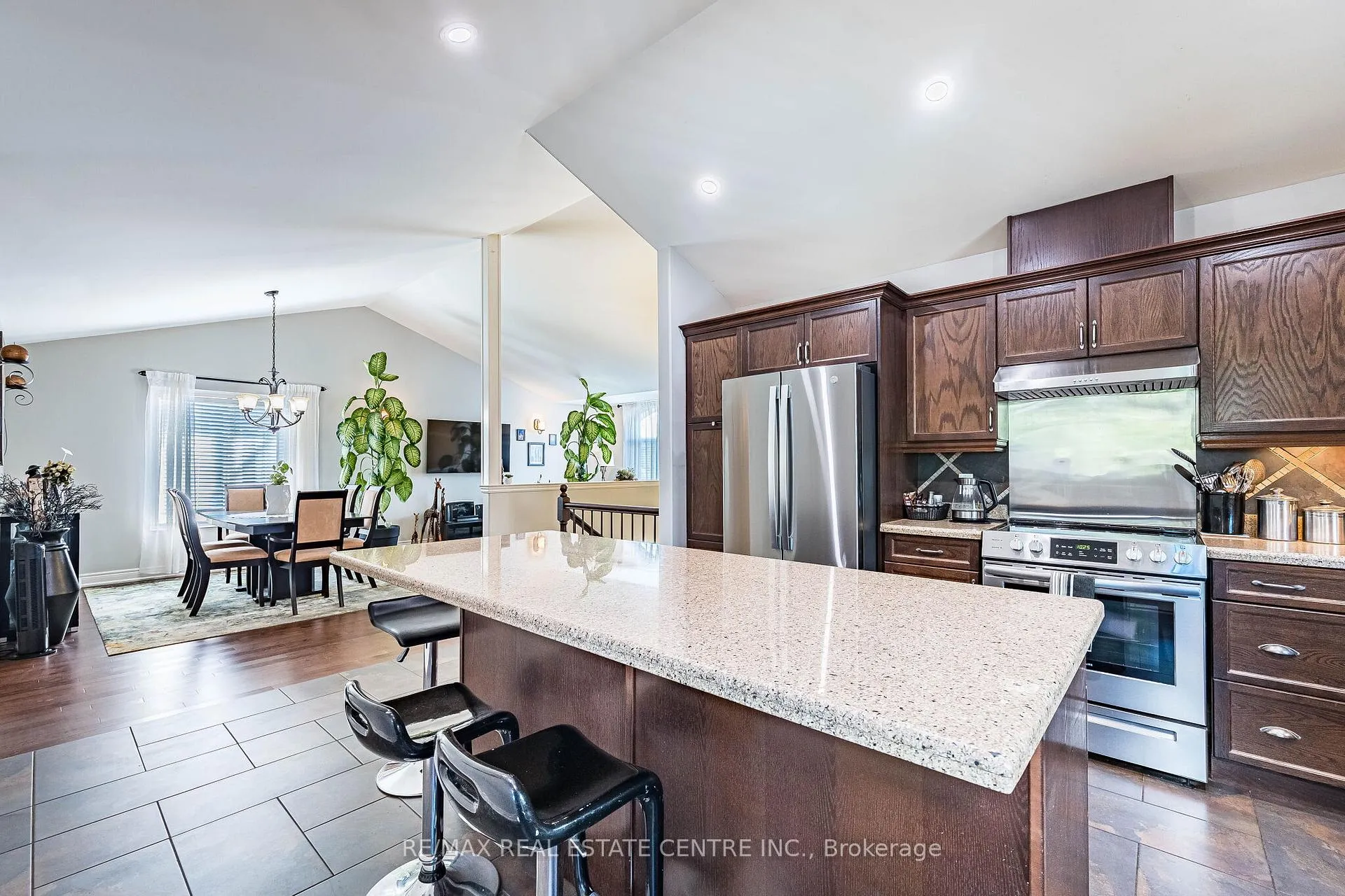 Photo 17 of 8493 Glavcic Drive, Niagara Falls, Forestview — HOMEH