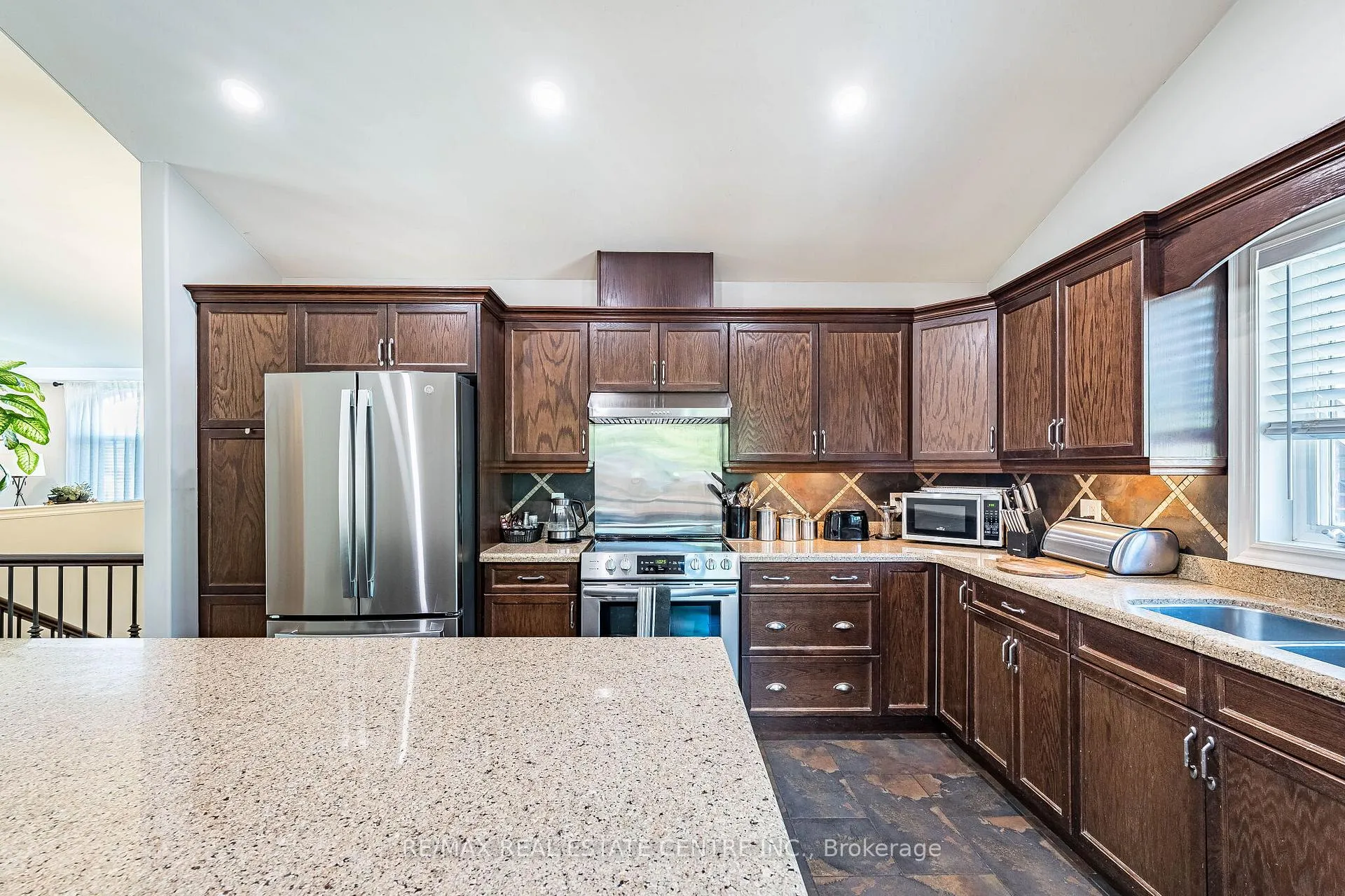 Photo 19 of 8493 Glavcic Drive, Niagara Falls, Forestview — HOMEH