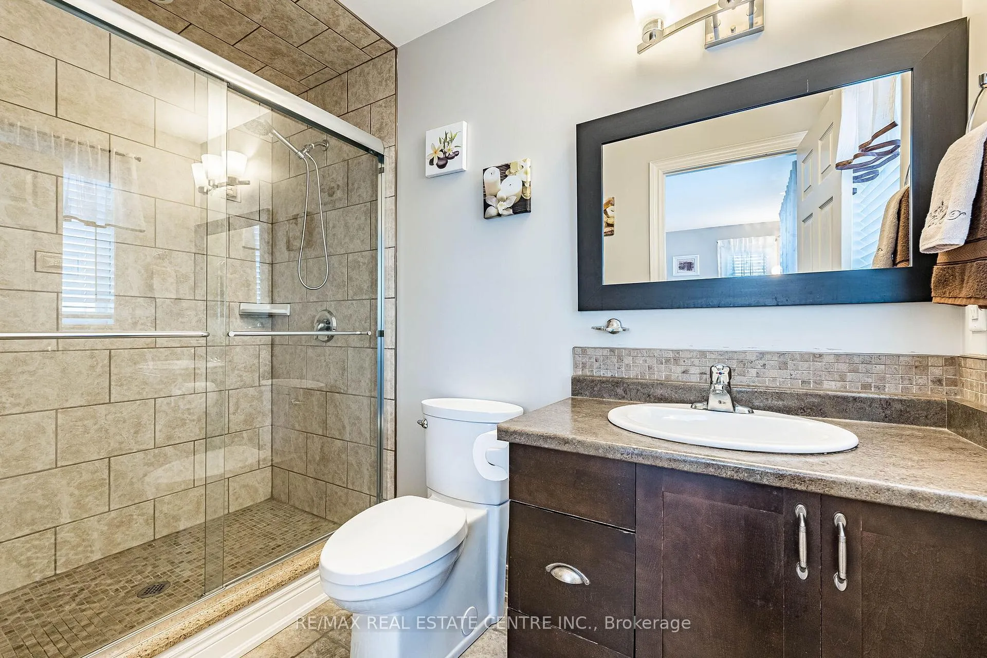 Photo 33 of 8493 Glavcic Drive, Niagara Falls, Forestview — HOMEH