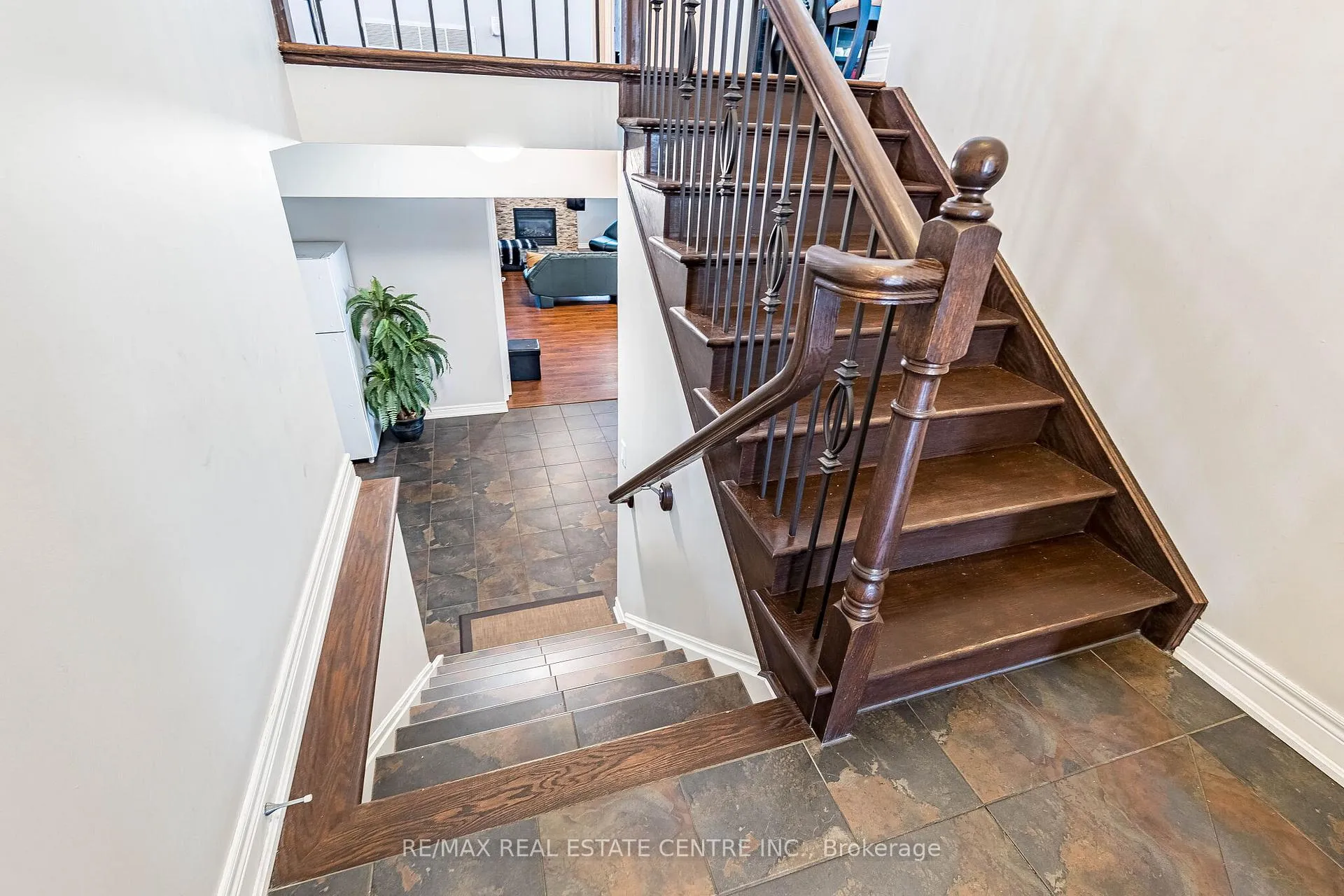 Photo 34 of 8493 Glavcic Drive, Niagara Falls, Forestview — HOMEH