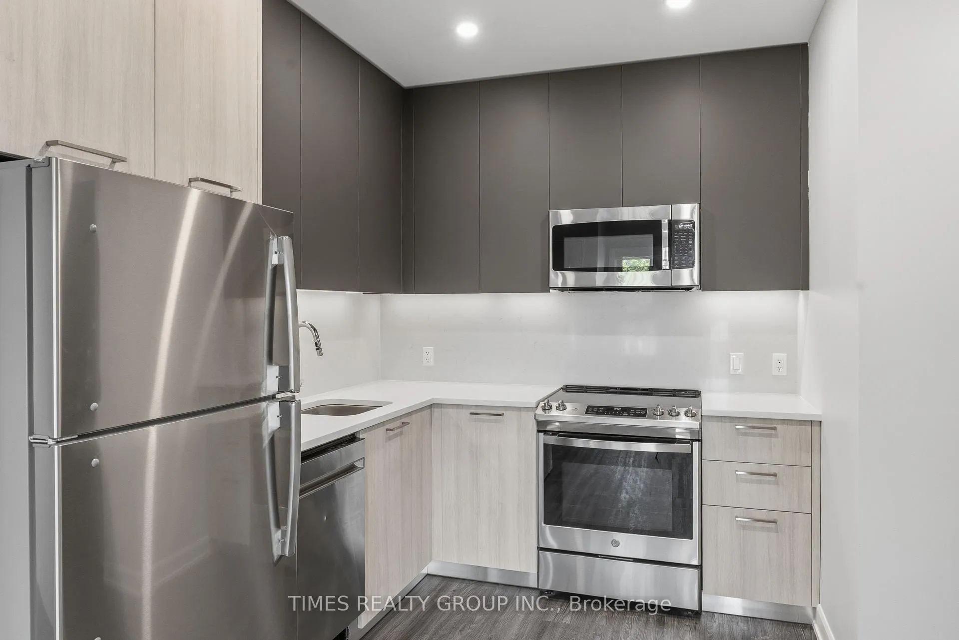 Photo 9 of Unit 104, 369 Hunter Street W, Peterborough, Town Ward 3 — HOMEH
