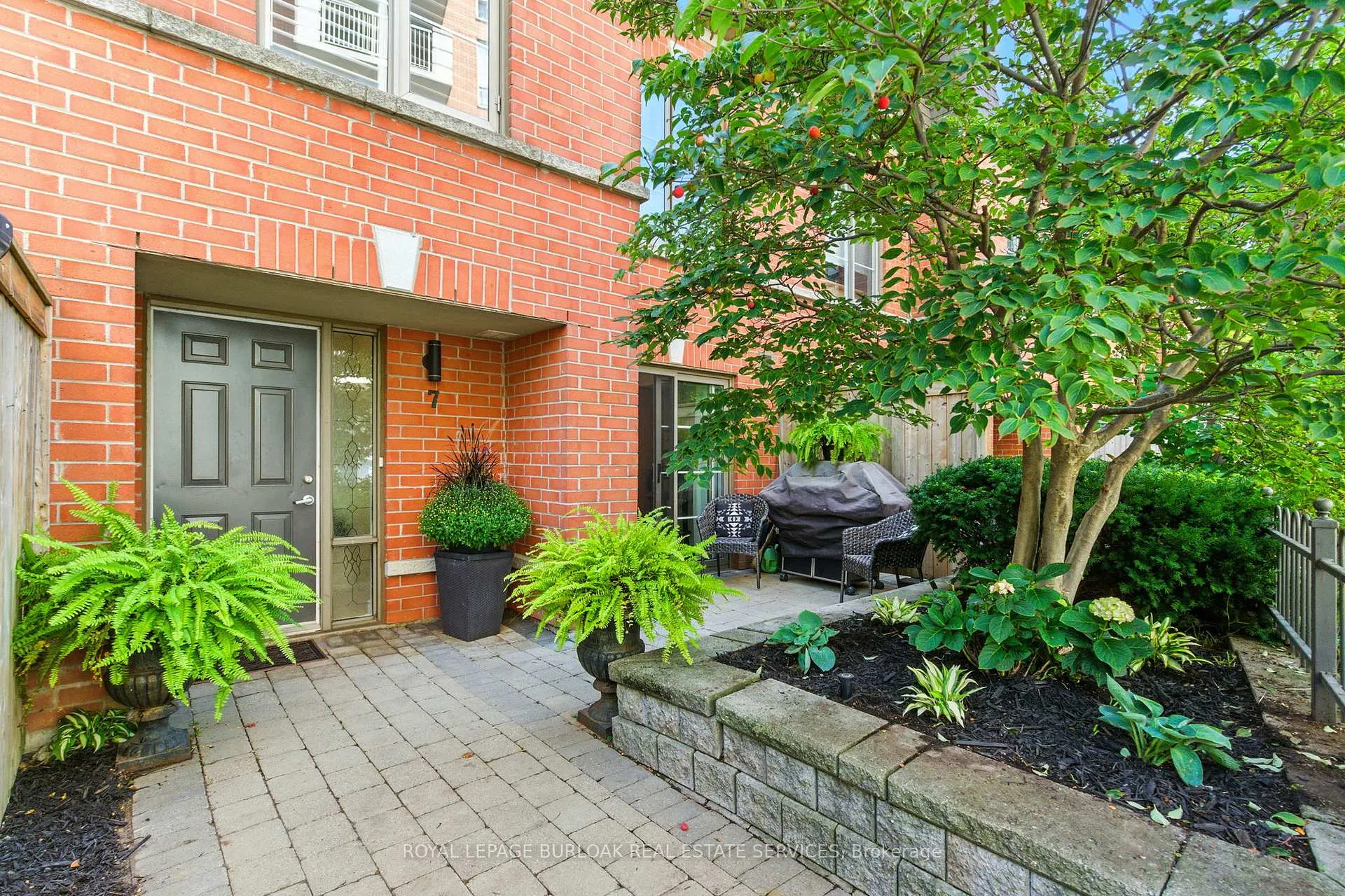 Photo 2 of Unit 7, 442 Maple Avenue, Burlington, Brant — HOMEH