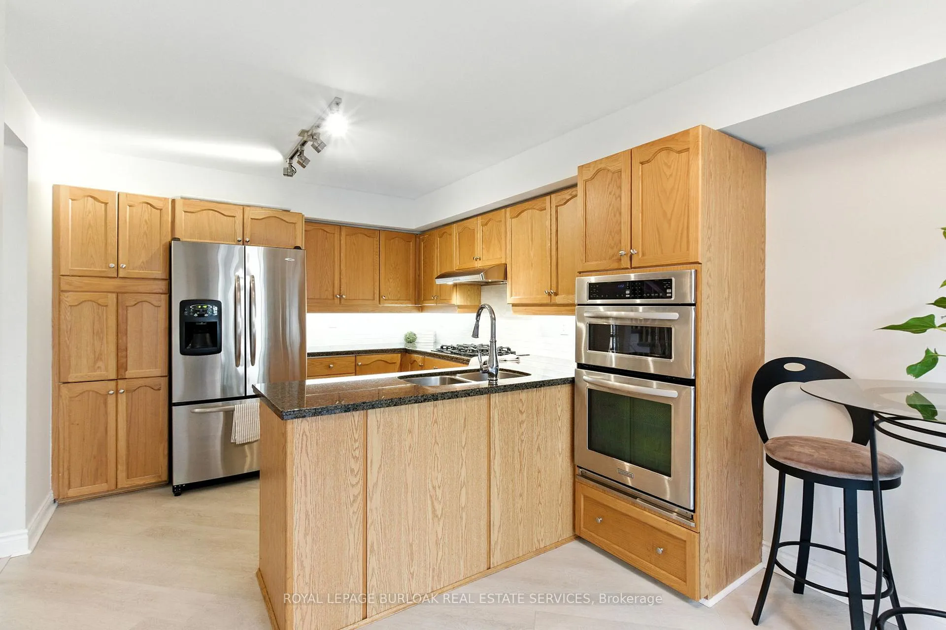 Photo 10 of Unit 7, 442 Maple Avenue, Burlington, Brant — HOMEH