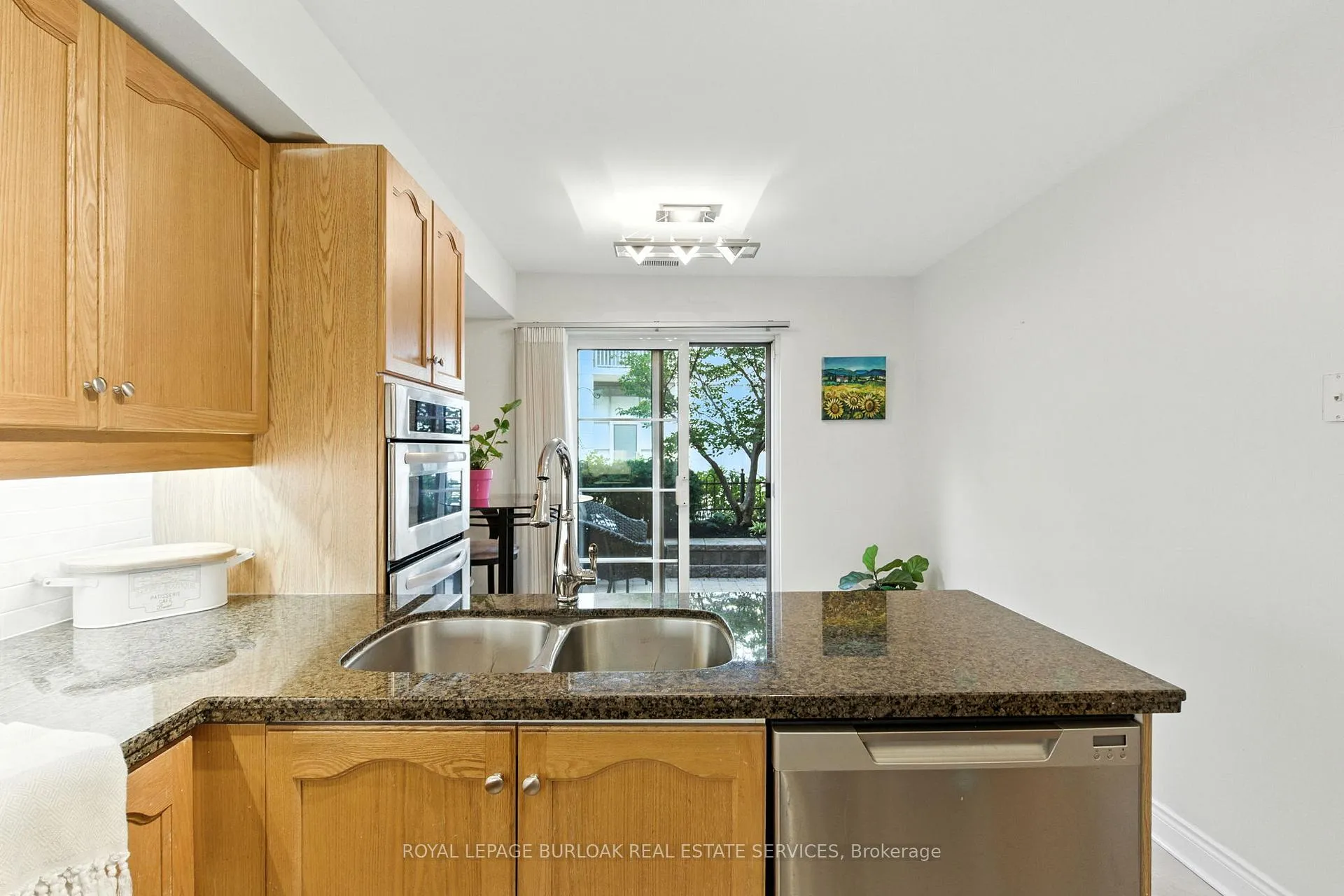 Photo 12 of Unit 7, 442 Maple Avenue, Burlington, Brant — HOMEH